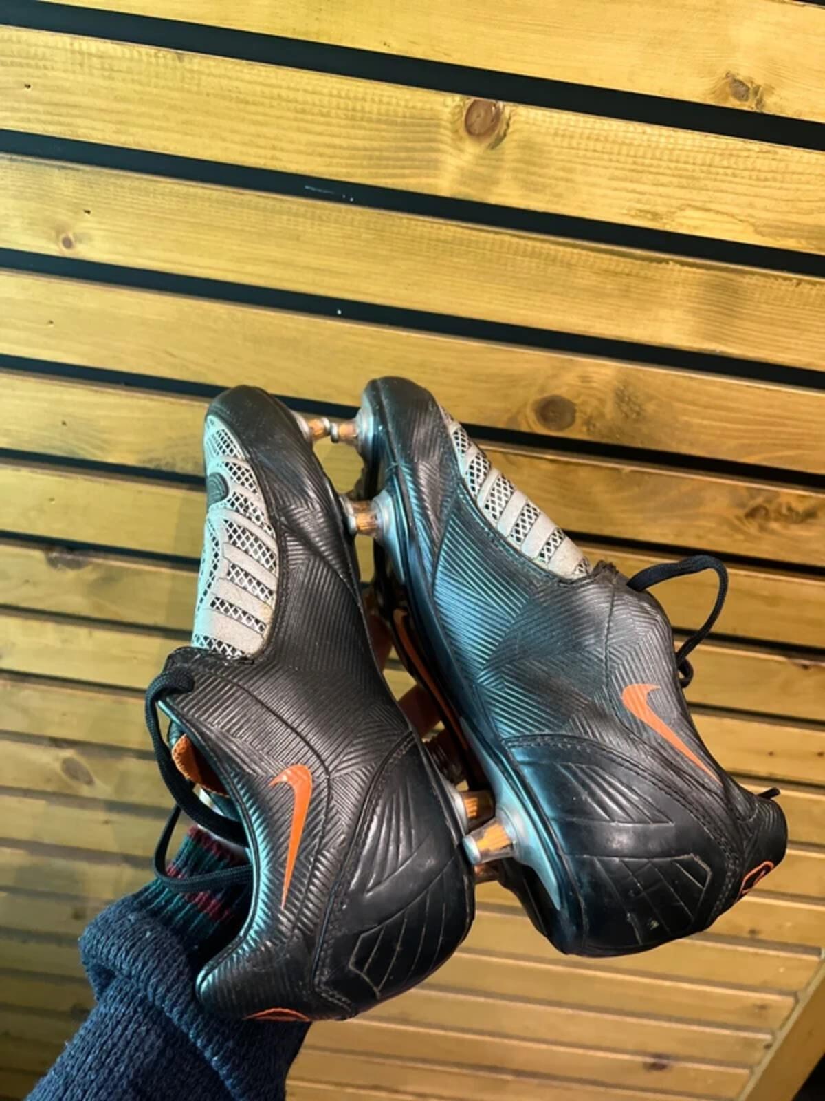 Vintage 2008 Nike Total 90 Shoot II SG Football Boots UK7