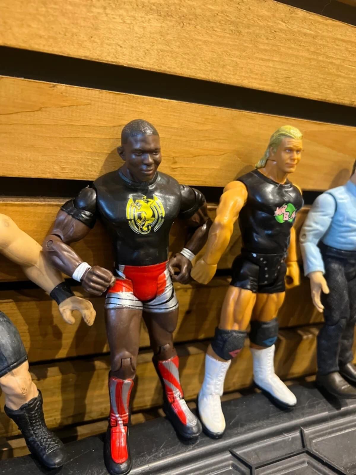 Vintage 1998-2003 WWE Jakks Pacific Wrestling Figures Bundle (5)
