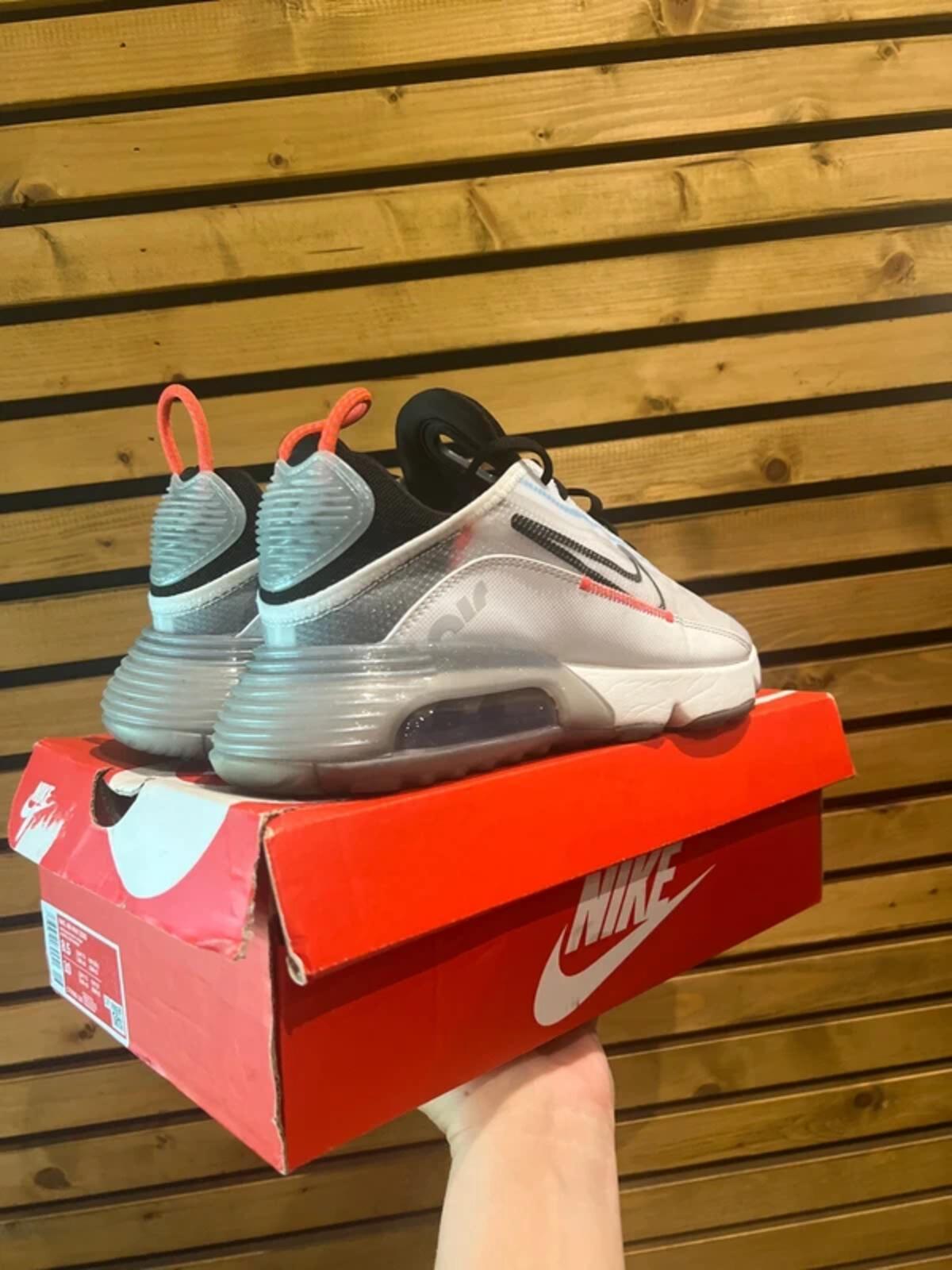 Nike Air Max 2090 Trainers UK7.5