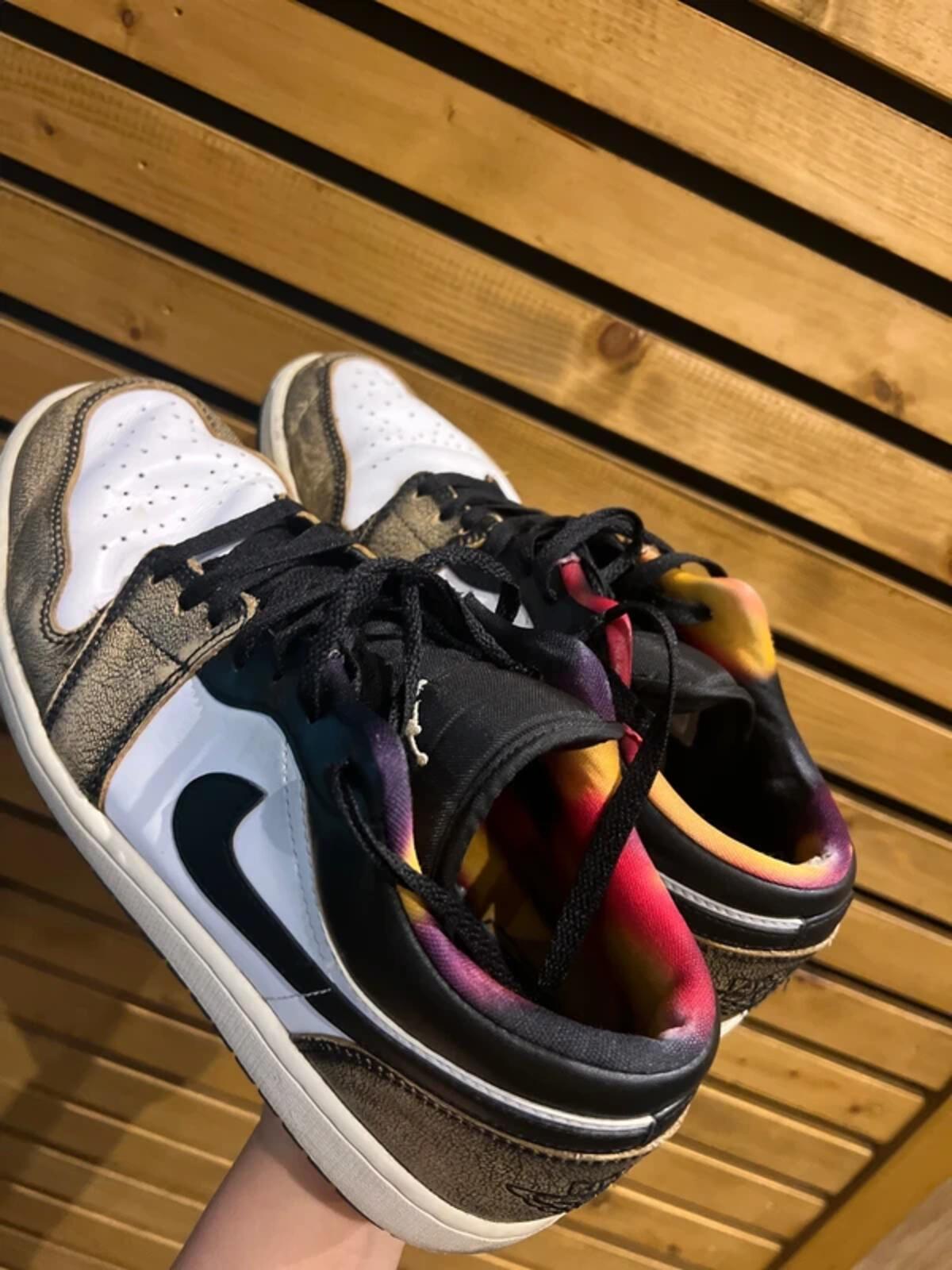 Nike Air Jordan 1 Low Wear Away Trainers UK8