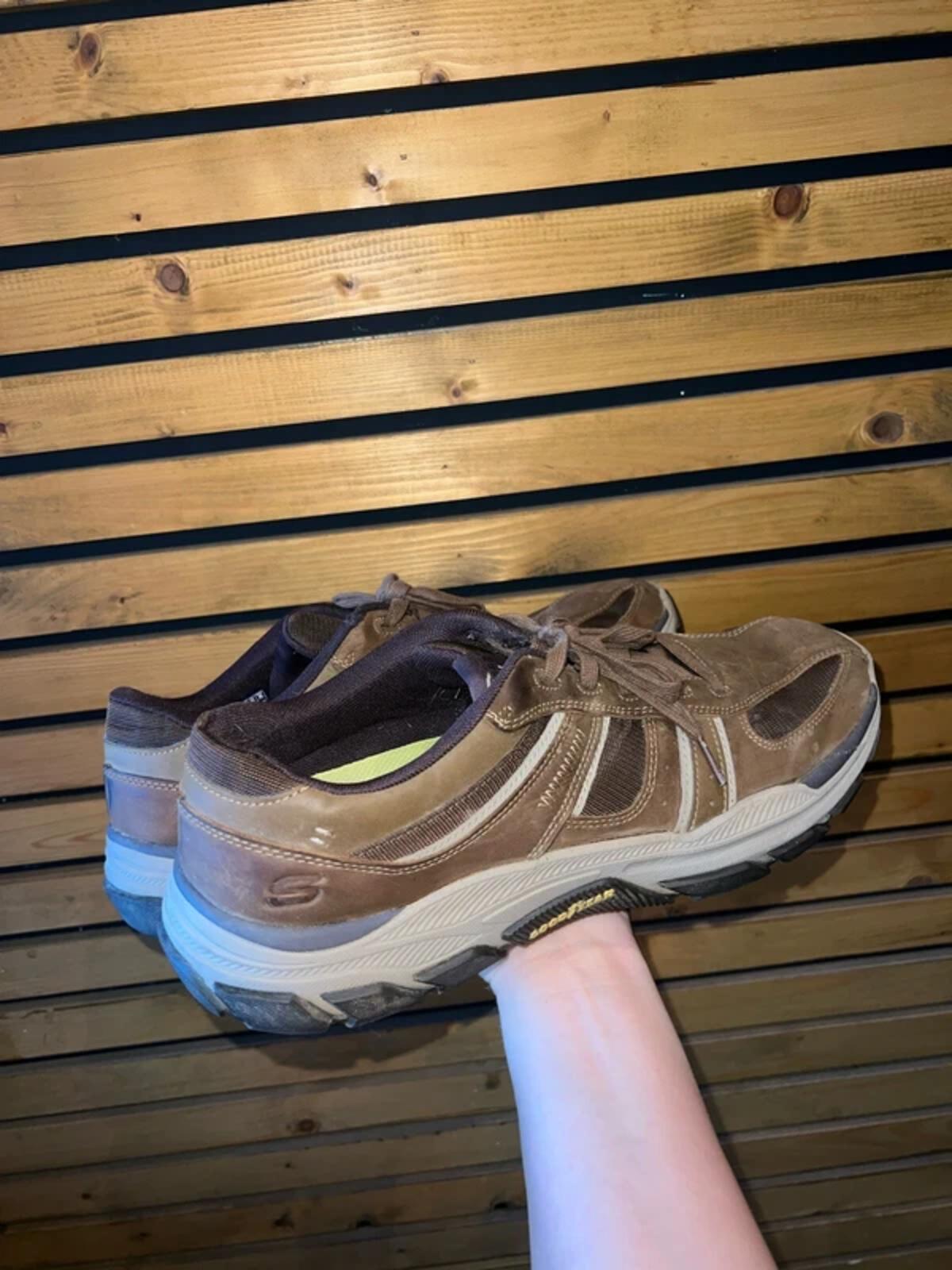 Skechers Respected Edgemere Goodyear Brown Trainers UK13