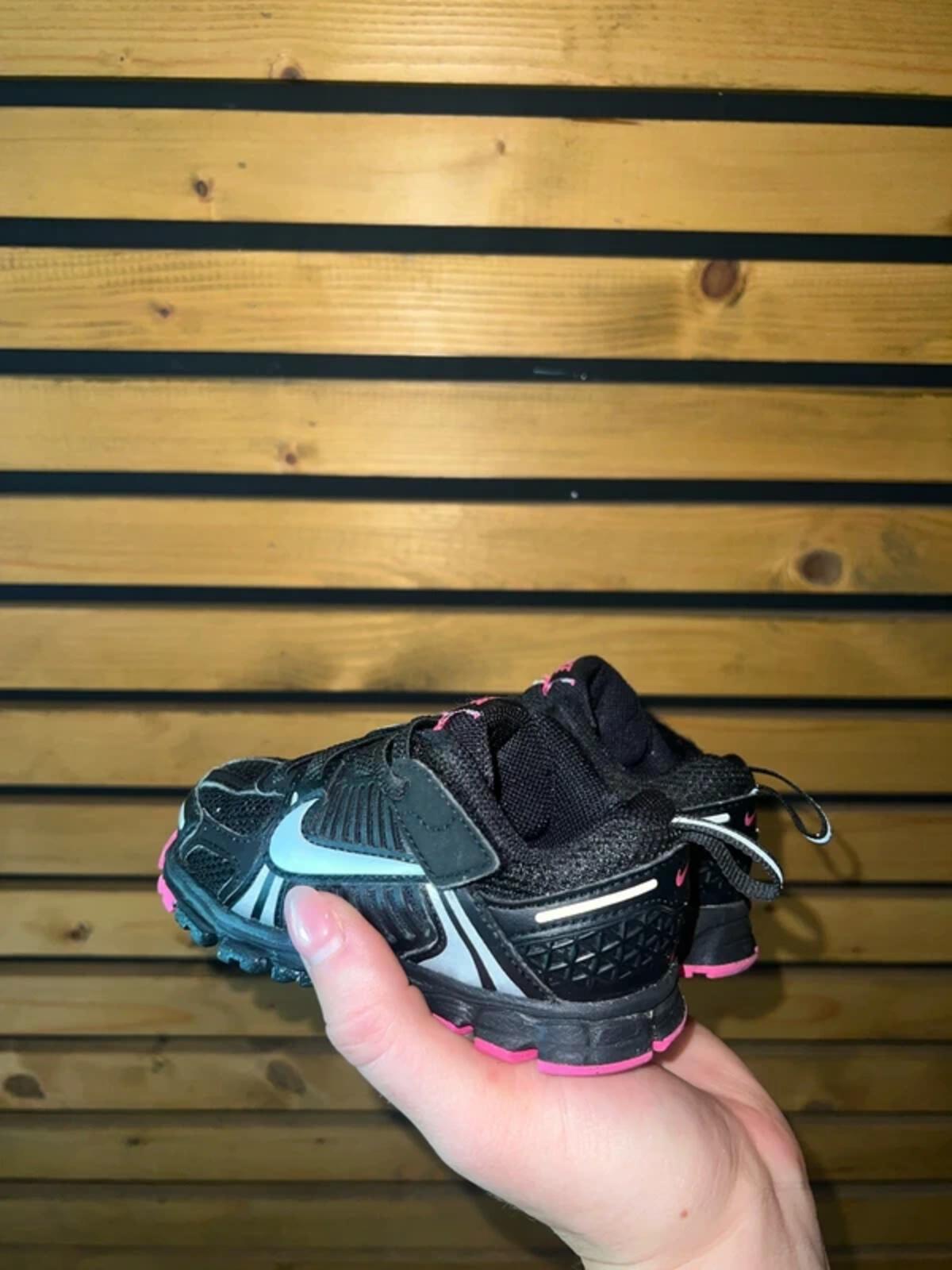 Nike Vomero 5 Black Trainers UK5.5