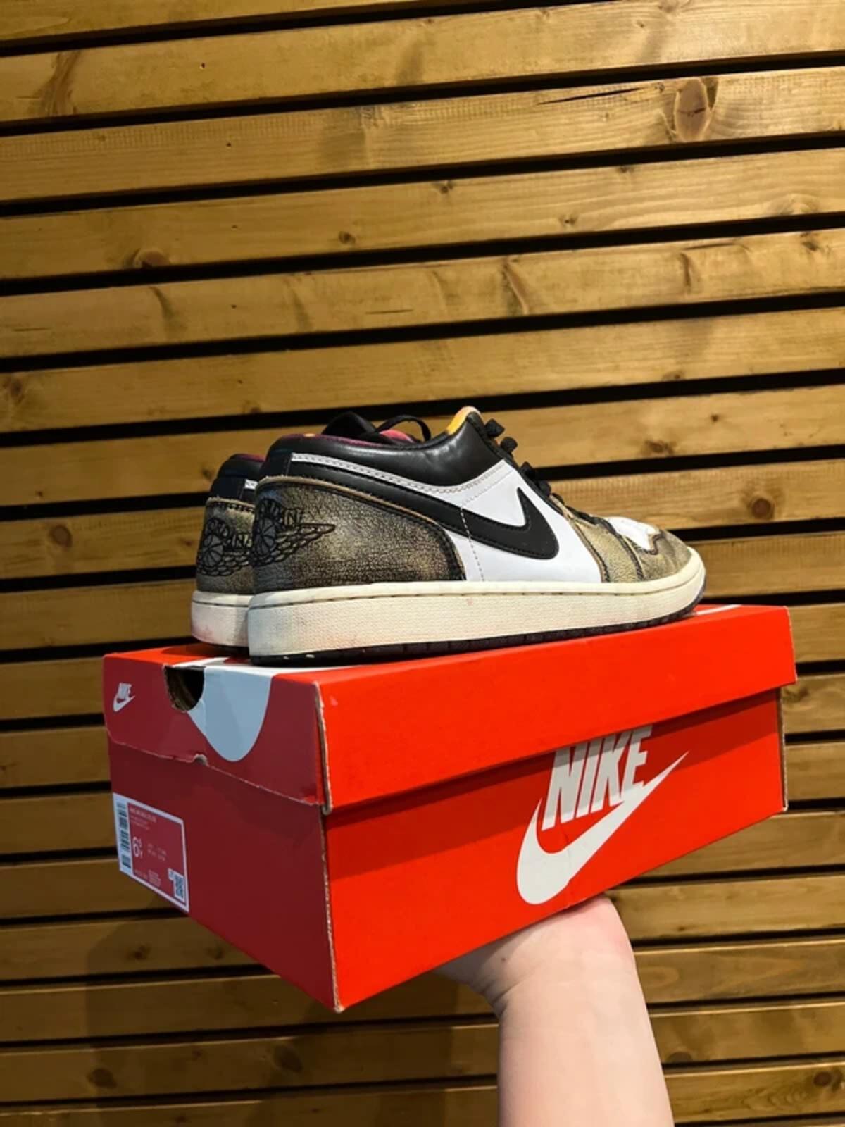 Nike Air Jordan 1 Low Wear Away Trainers UK8