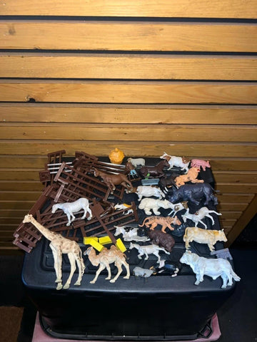 Britains Vintage Farm & Safari Animal Toy Bundle