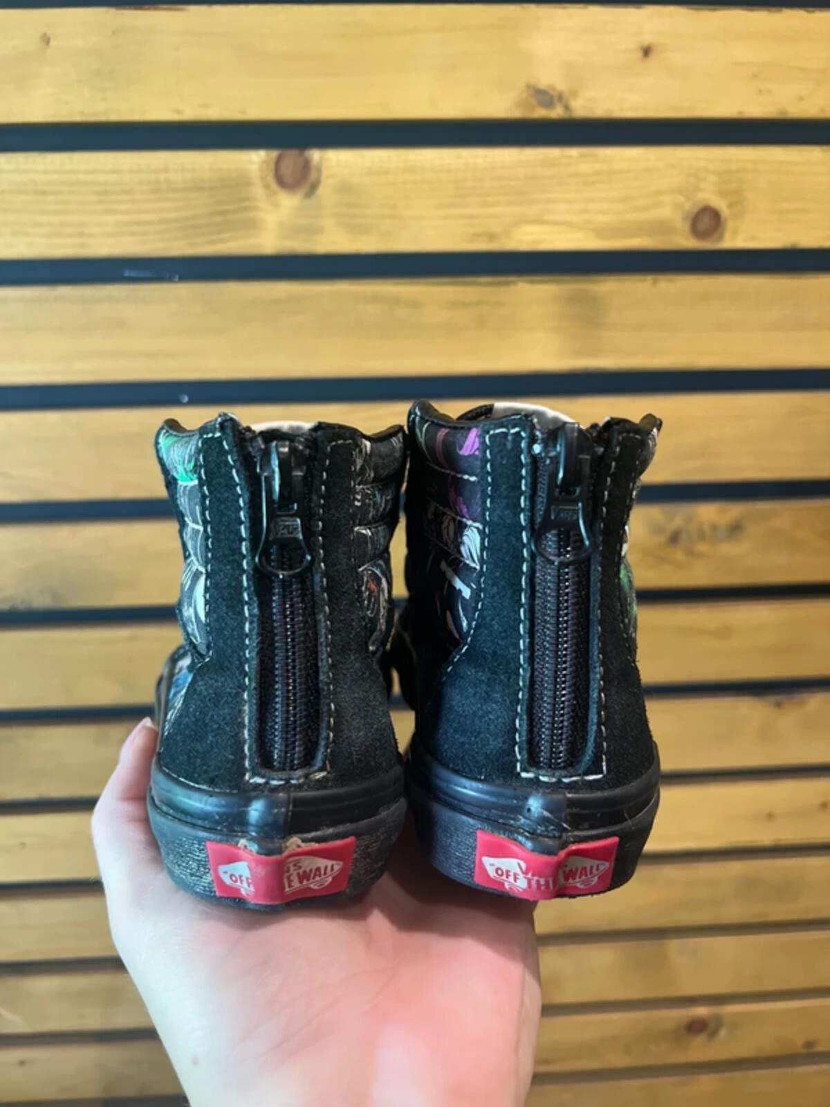 Vans x Disney Villains Black Character Trainers UK11.5