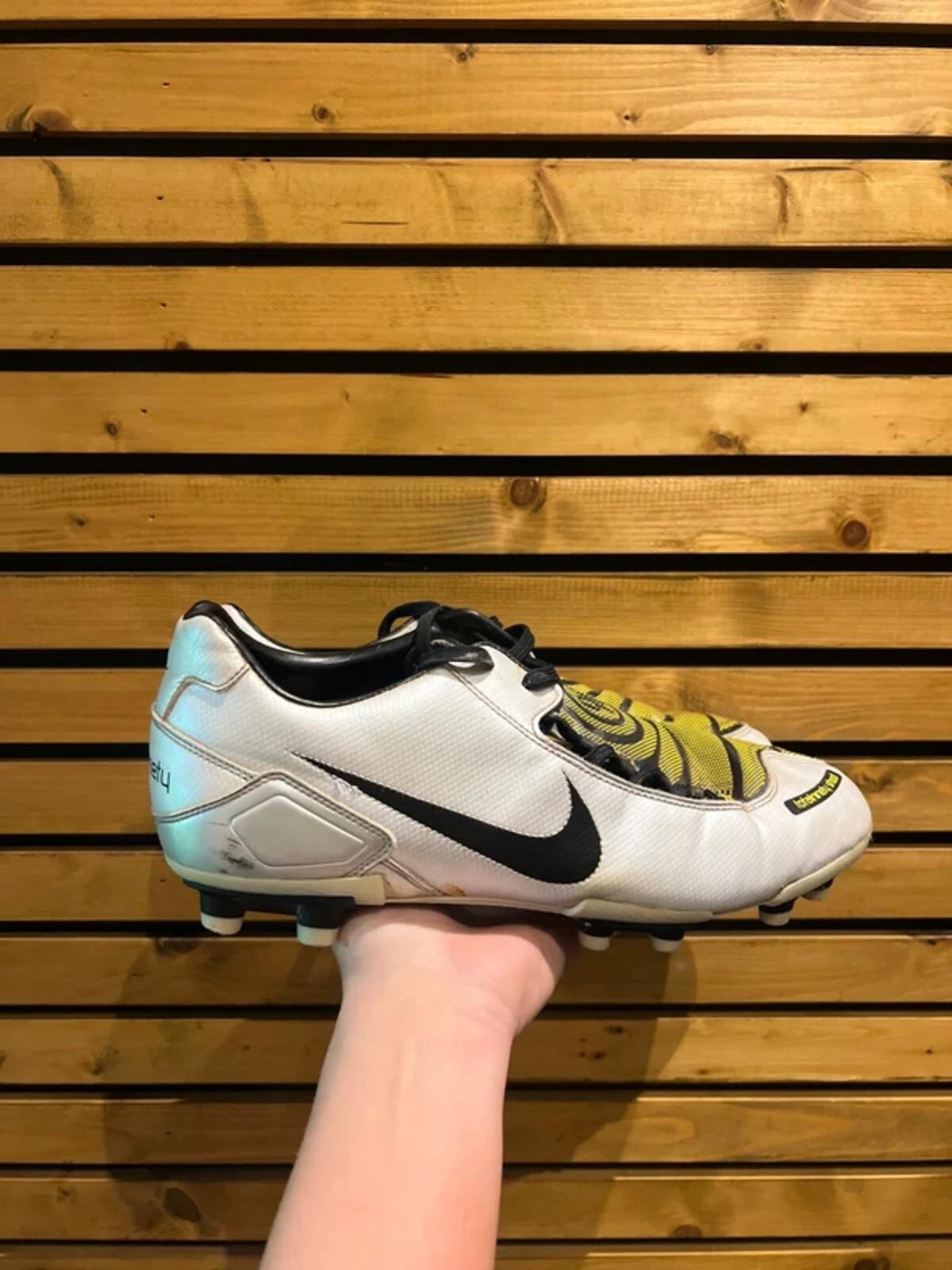 Vintage 2007 Nike Total 90 Laser Shoot FG Football Boots UK12