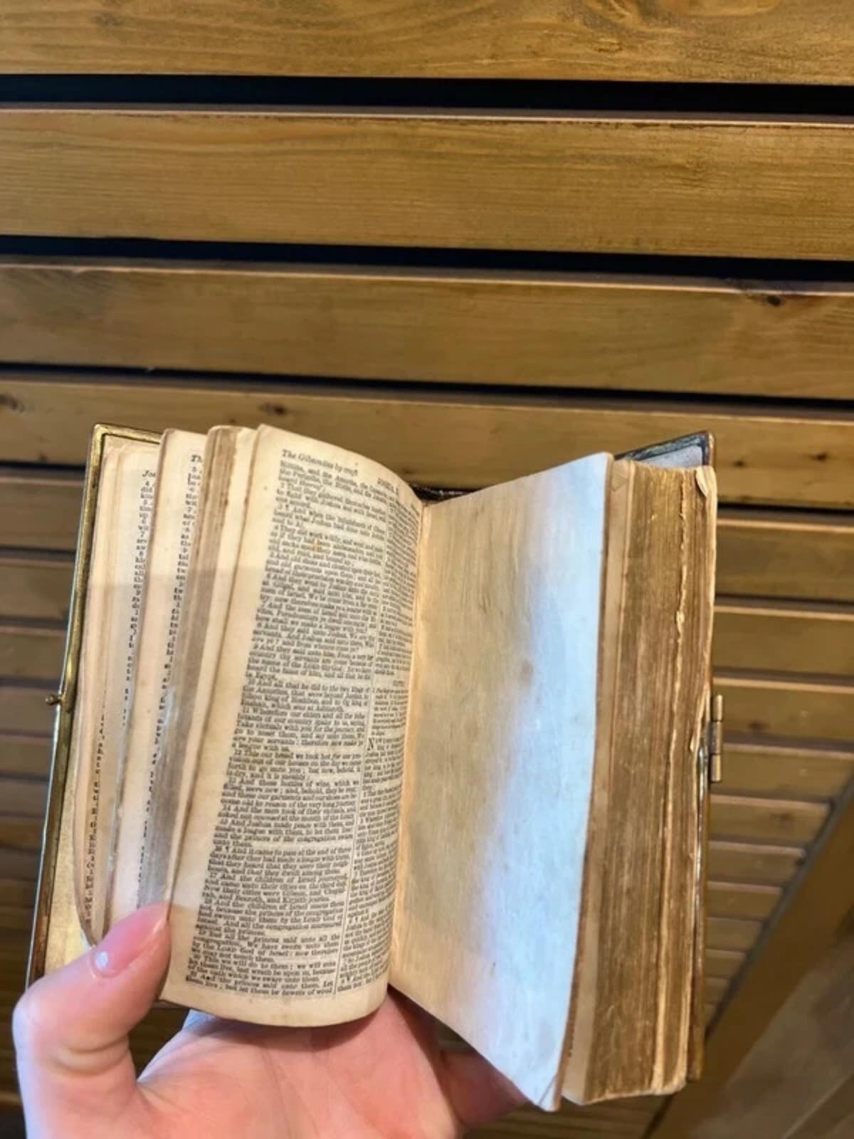 Antique 1800's Vintage The Holy Bible Illustrated Book