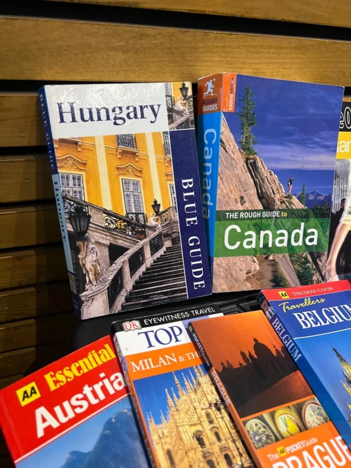 Travel & Sightseeing Guides Book Bundle (8)