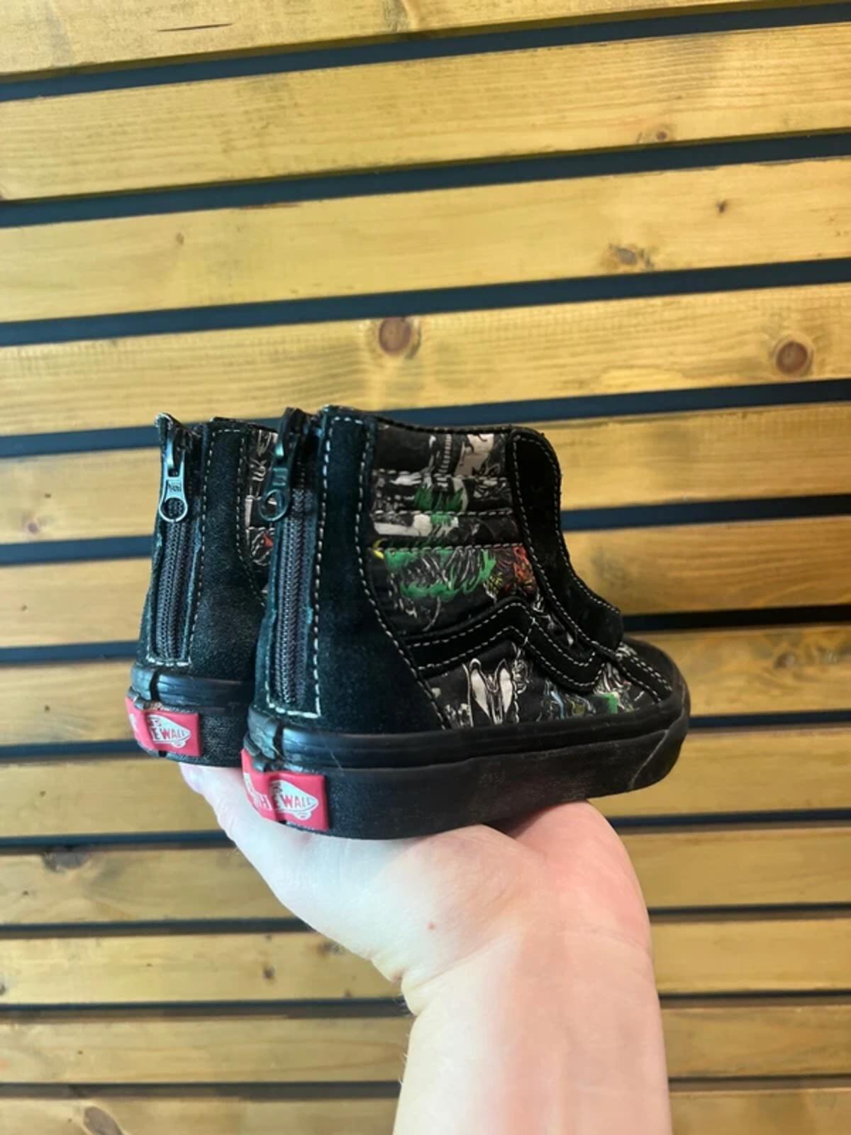 Vans x Disney Villains Black Character Trainers UK11.5