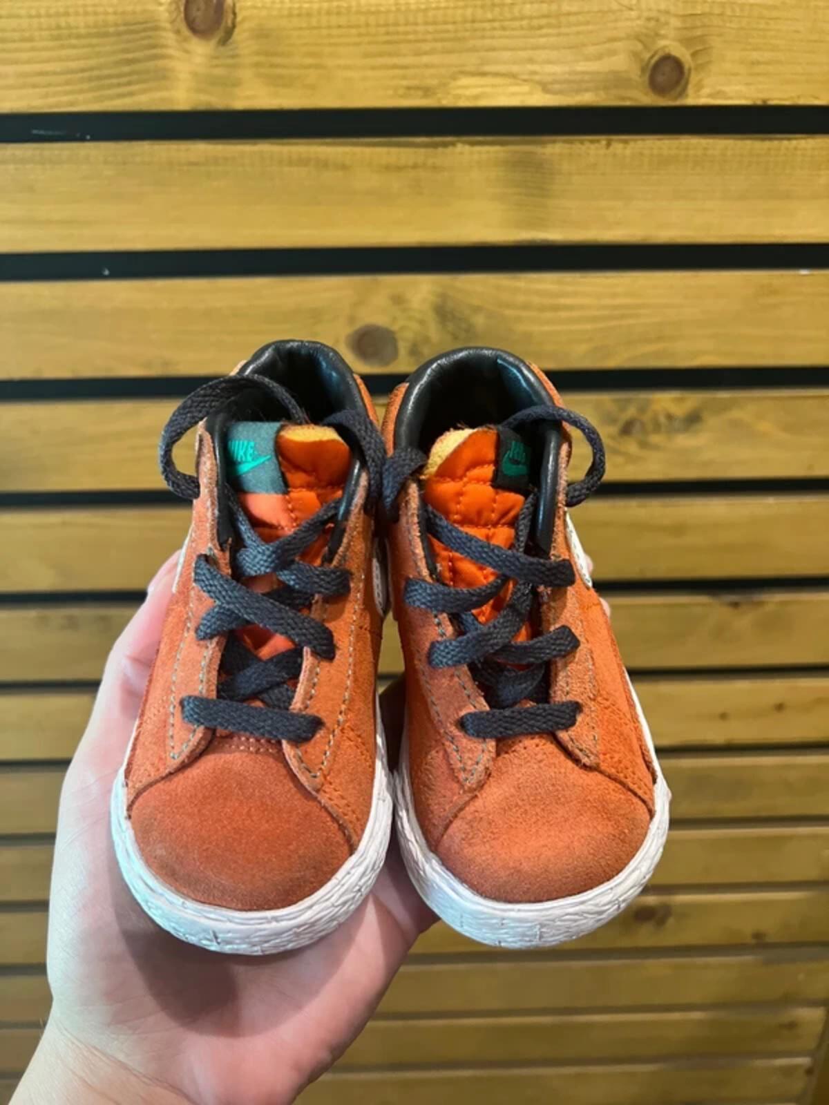 Nike SB Blazer Mid Orange Trainers UK4
