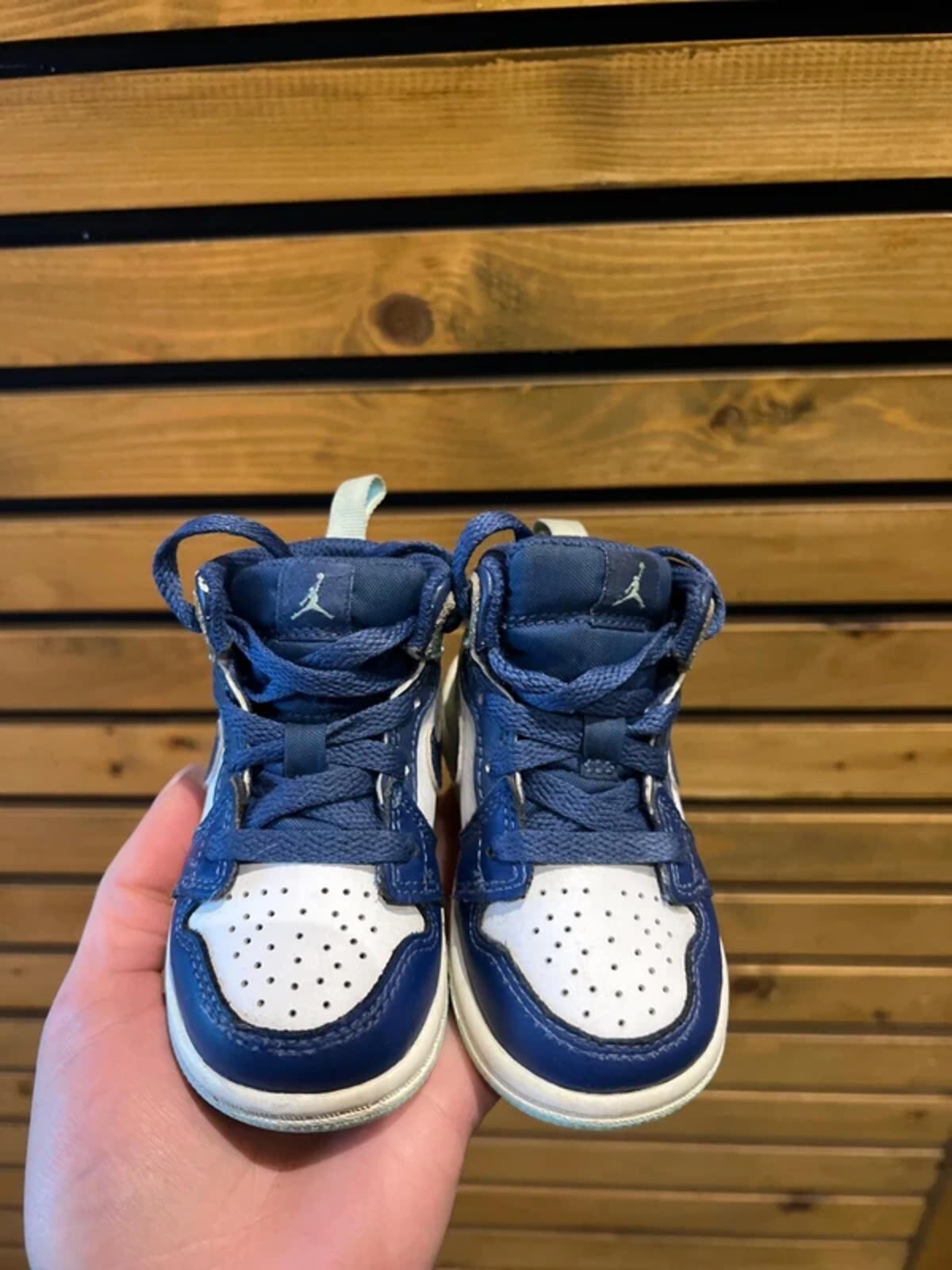 Nike Air Jordan 1 Mid TD Basketball Trainers UK 4.5K
