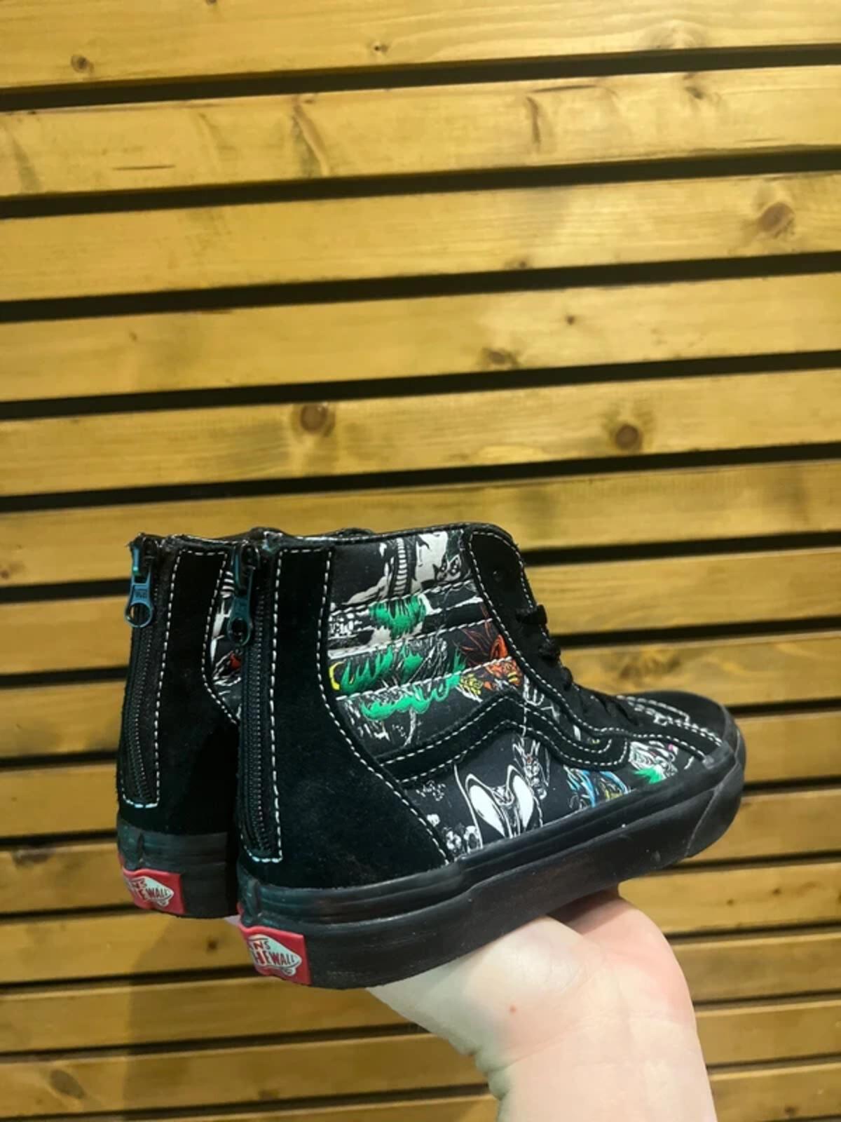 Vans x Disney Villains Black Character Trainers UK2.5