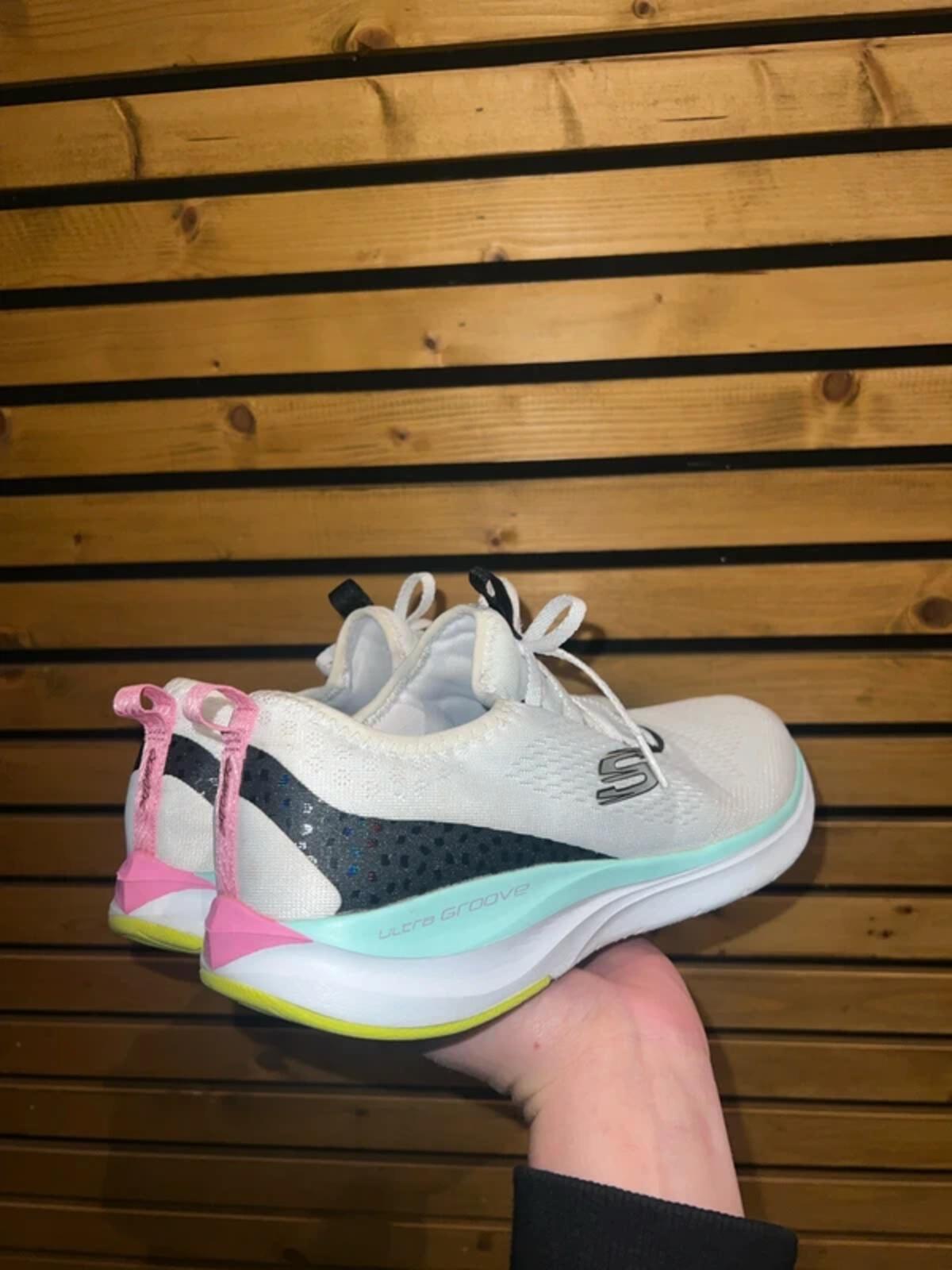 Skechers Ultra Groove Quick Advantage Trainers UK8