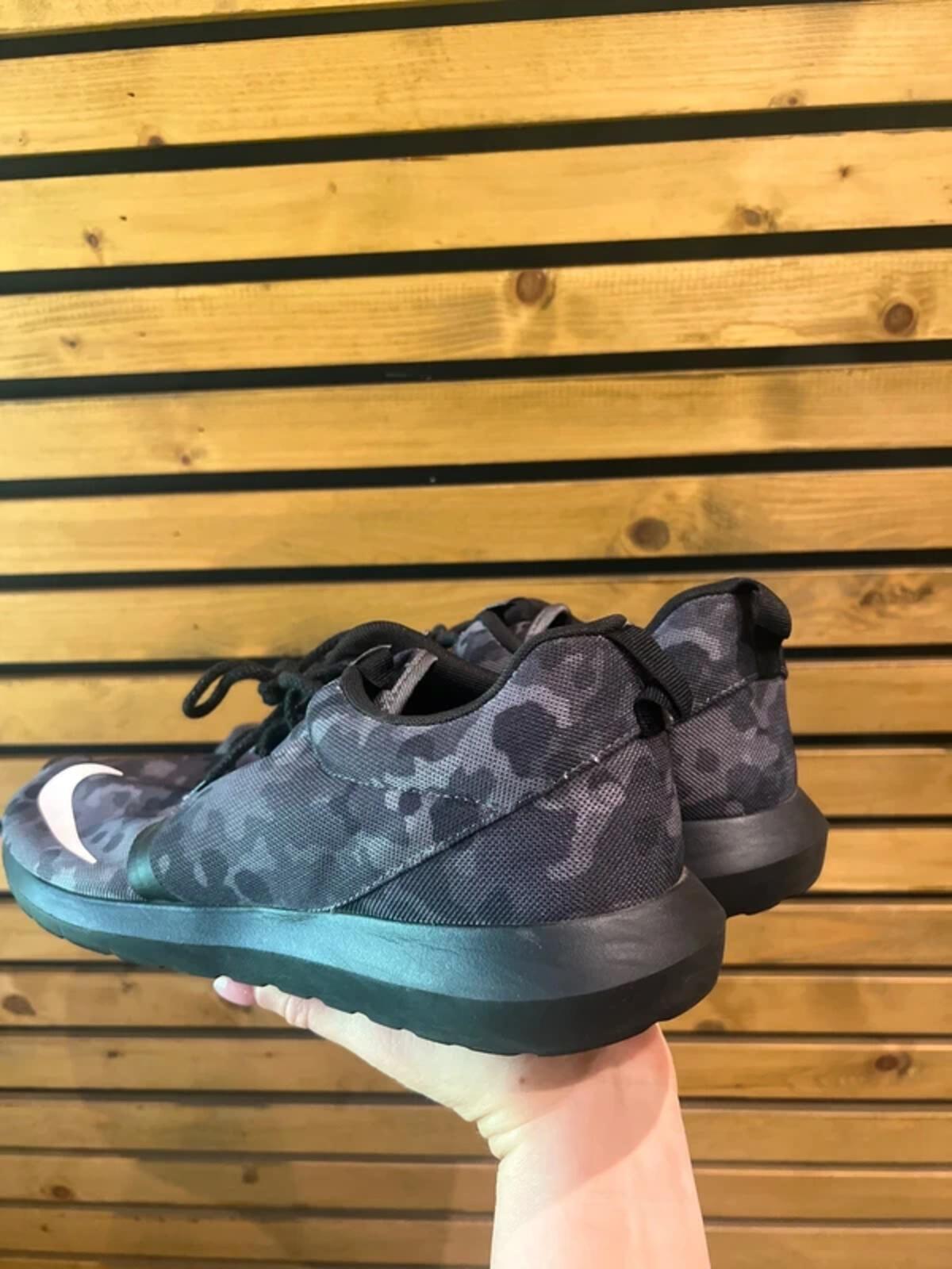 Nike Roshe Run Camo Print Running Trainers UK12