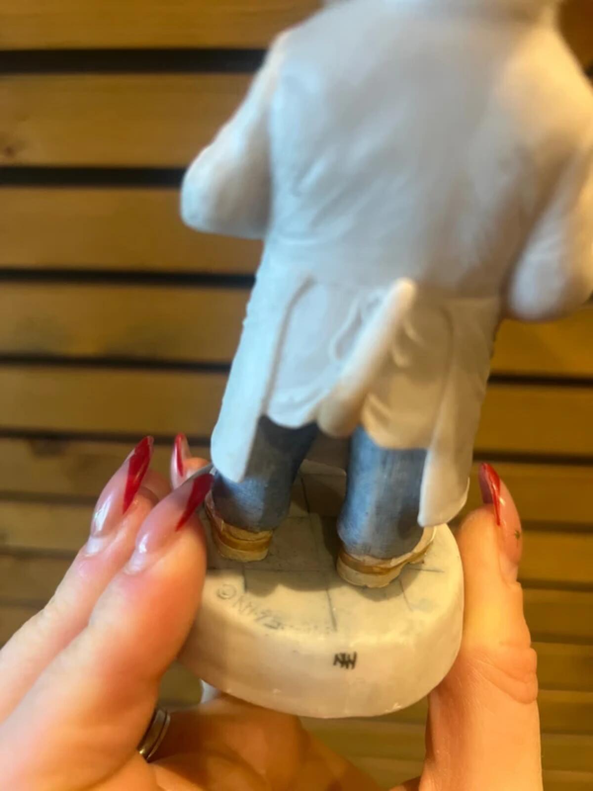 Robert Harrop Vintage 1995 Basset Hound Chef Dog Figurine