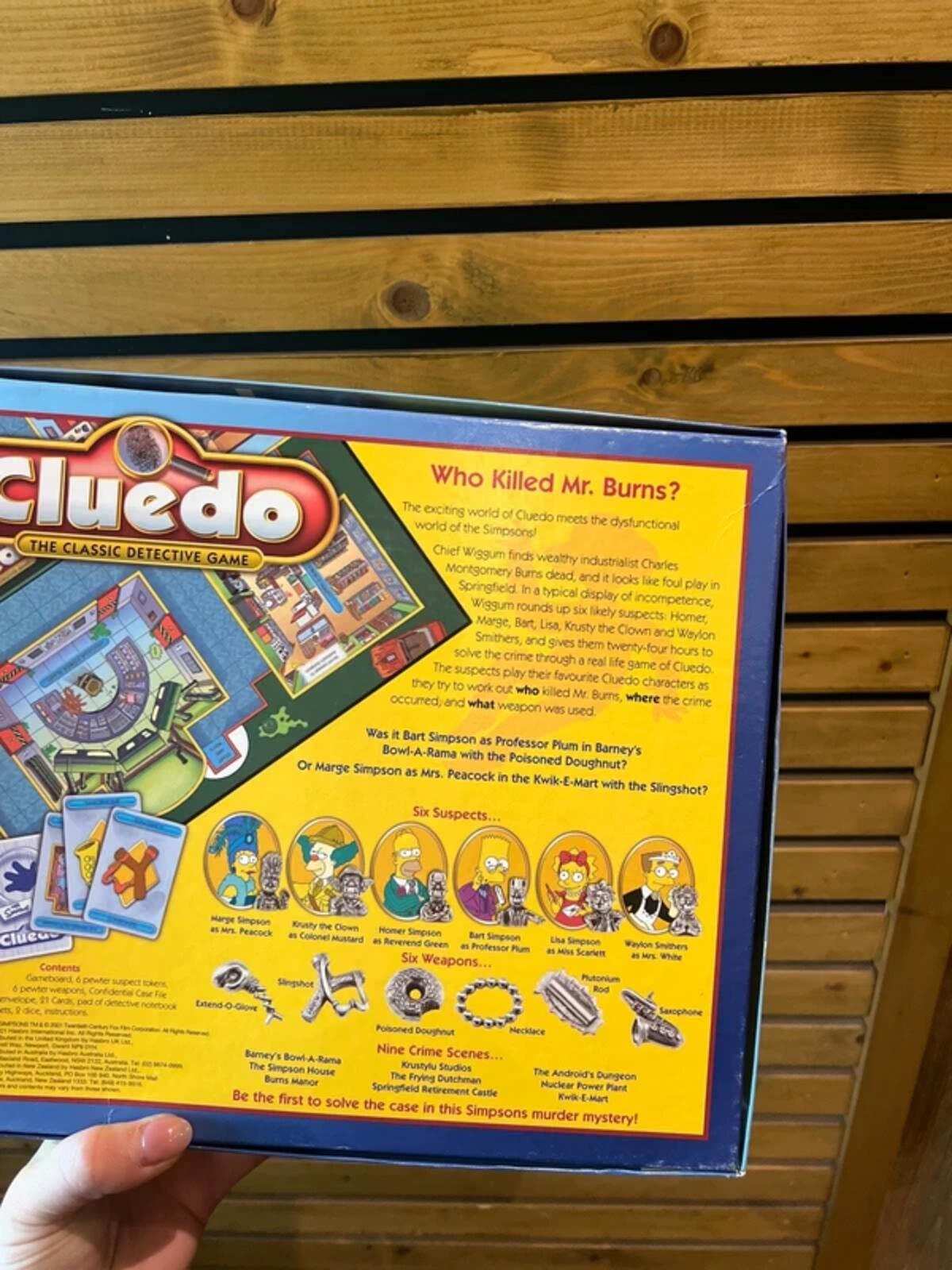 Vintage 2002 The Simpsons Cluedo Board Game