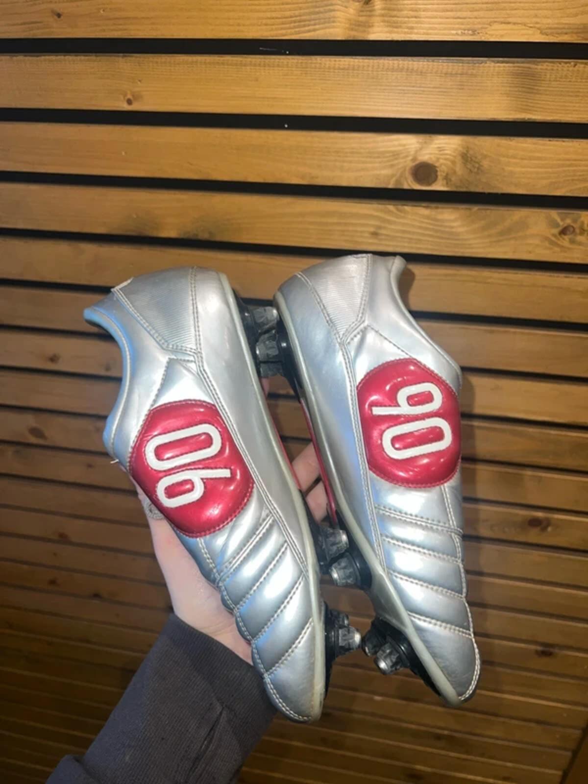 Vintage 2004 Nike Total 90 III SG Silver Rare Football Boots UK6