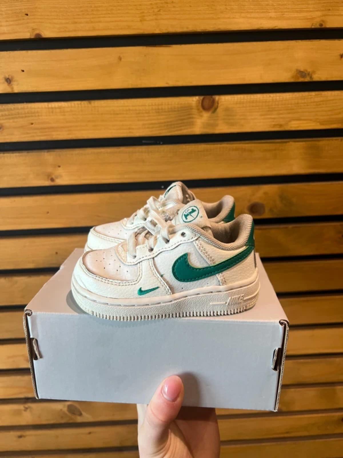 Nike Force 1 One Low SE 40th Edition Trainers UK4.5