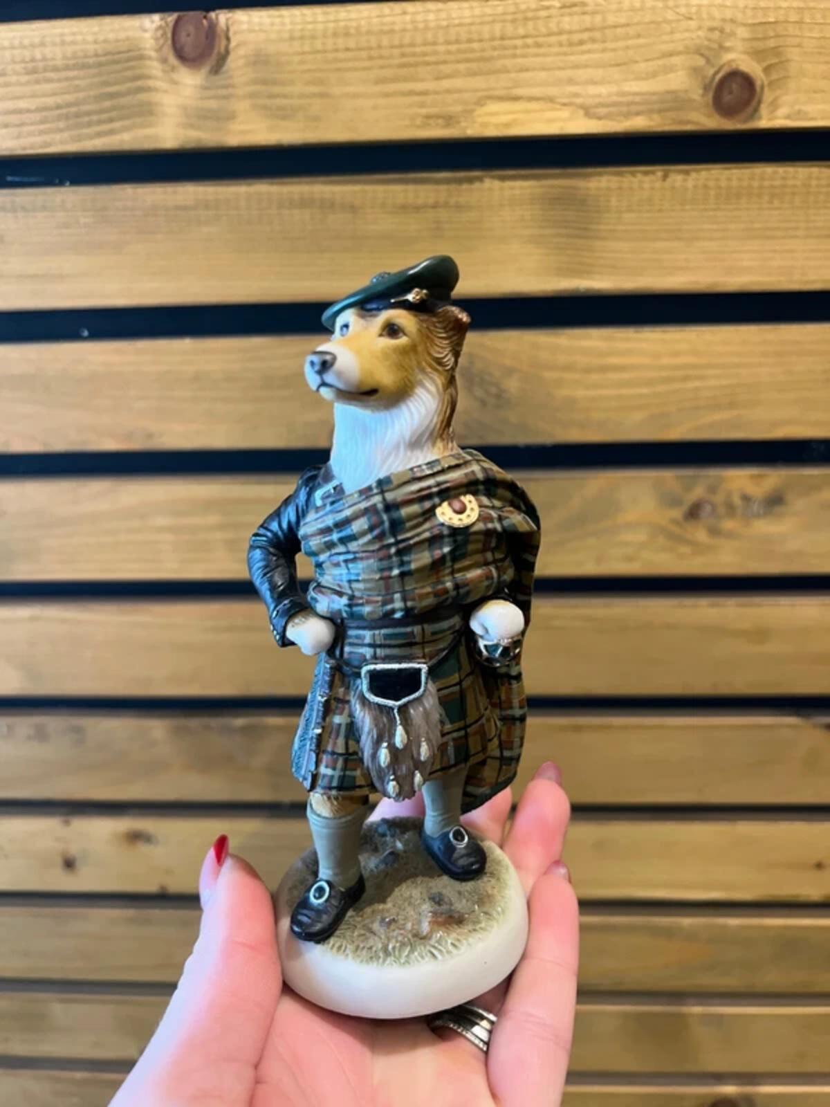 Robert Harrop Vintage 1994 Collie Highlander Beefeater Scottish Dog Figurine
