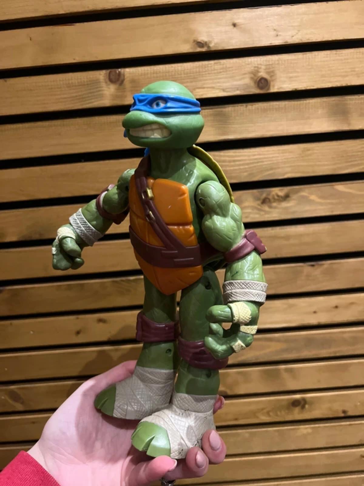 Teenage Mutant Ninja Turtles Leonardo 10” Figure Toy