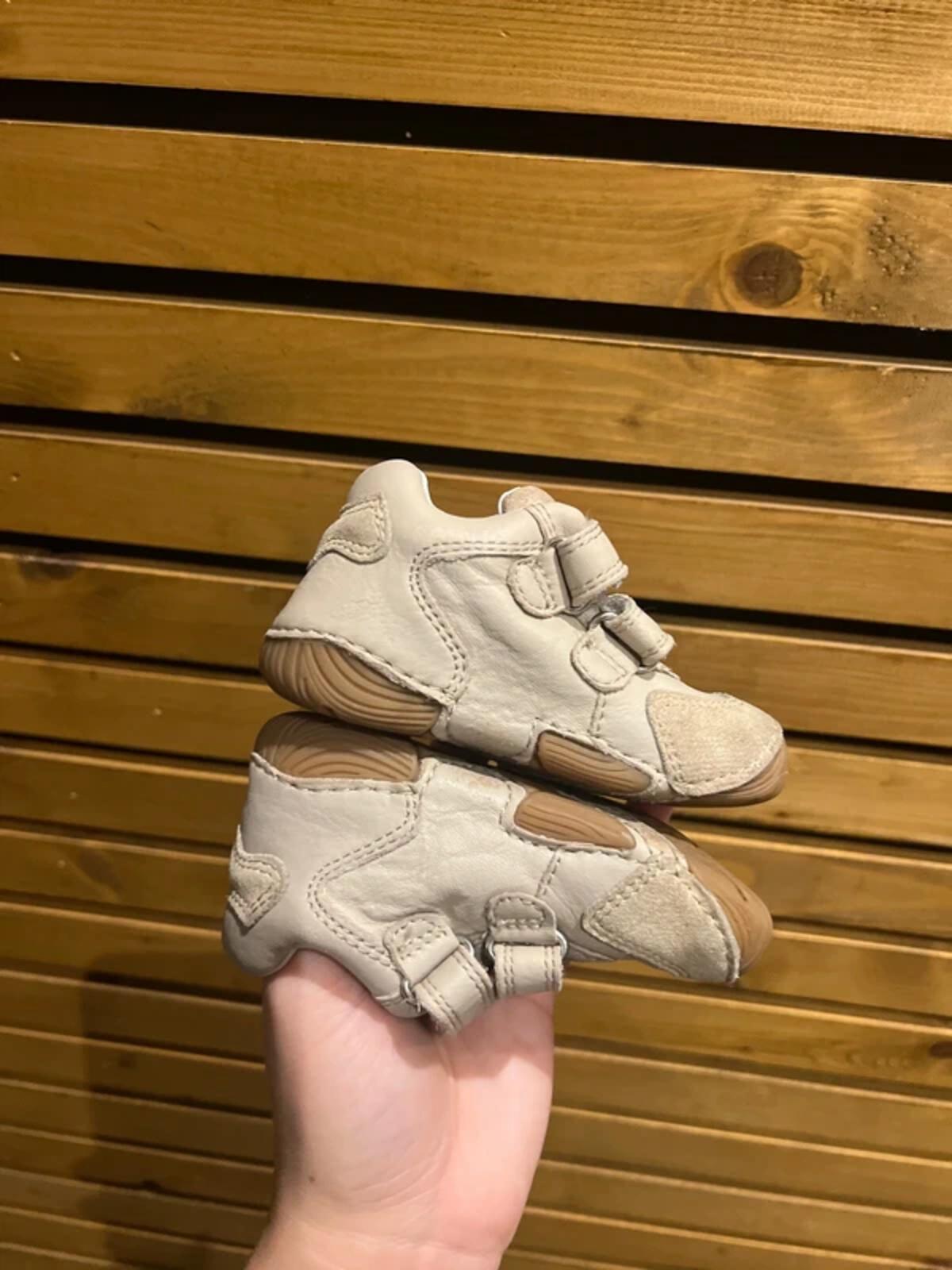 Elefanten Jeriel Elephant Beige Trainers UK4