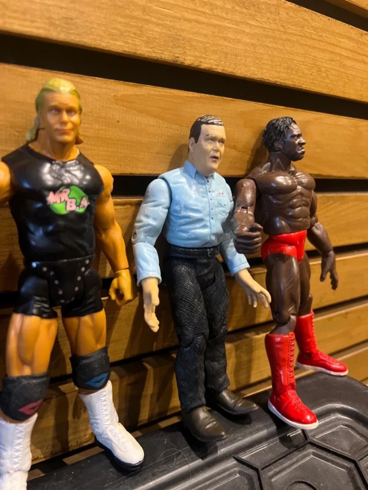 Vintage 1998-2003 WWE Jakks Pacific Wrestling Figures Bundle (5)
