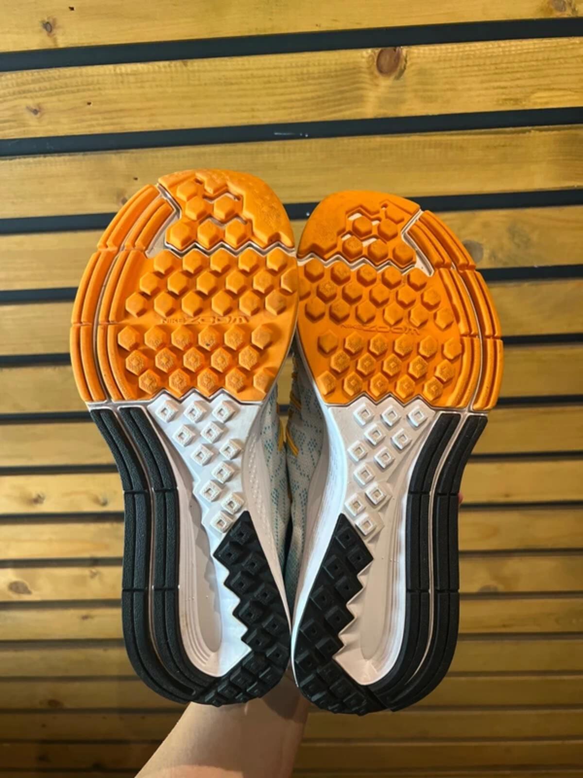 Nike Air Zoom Elite 8 Running Trainers UK4.5