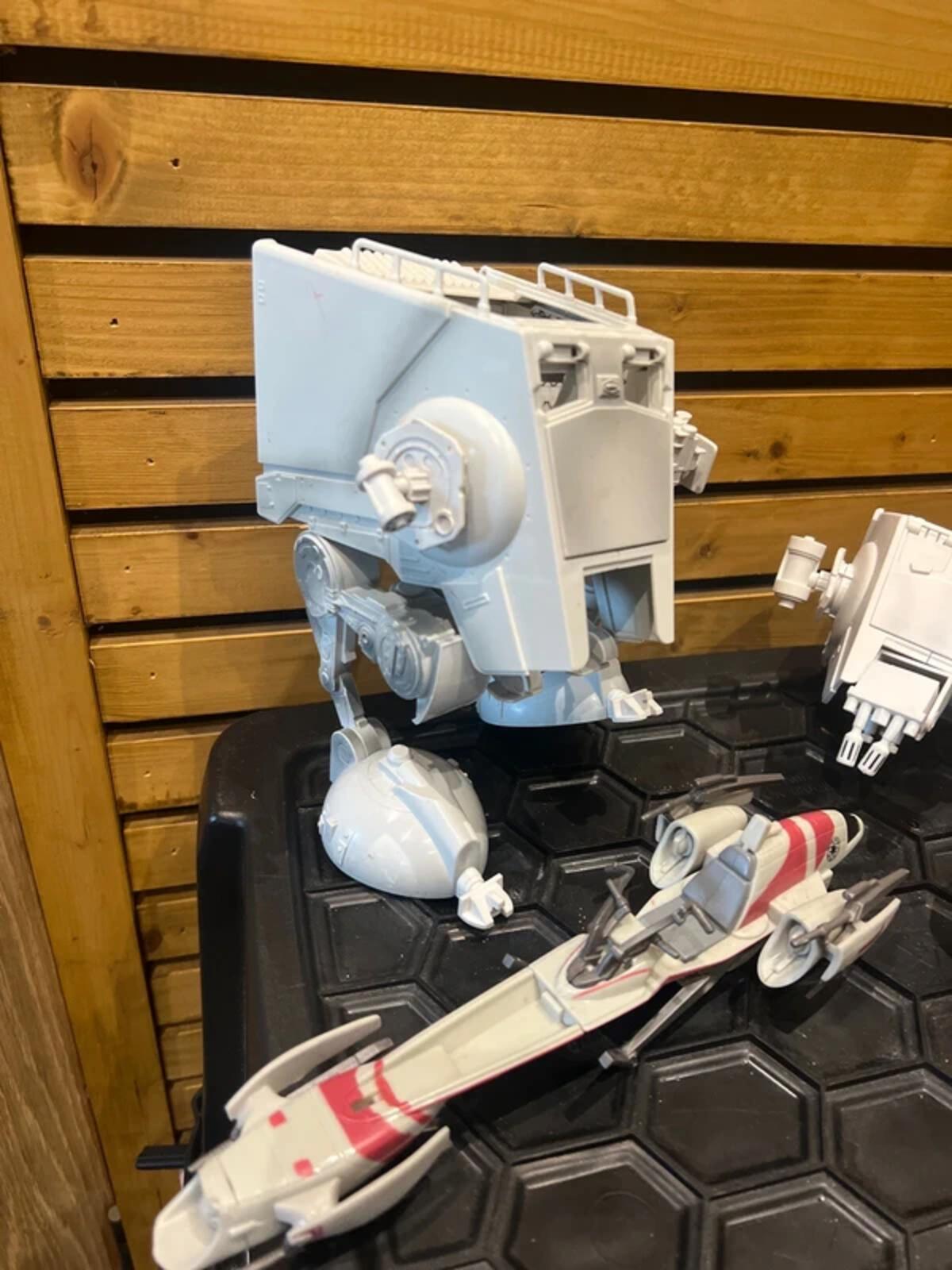 Vintage 2005-2008 Star Wars Clone Wars Toy Bundle (4)