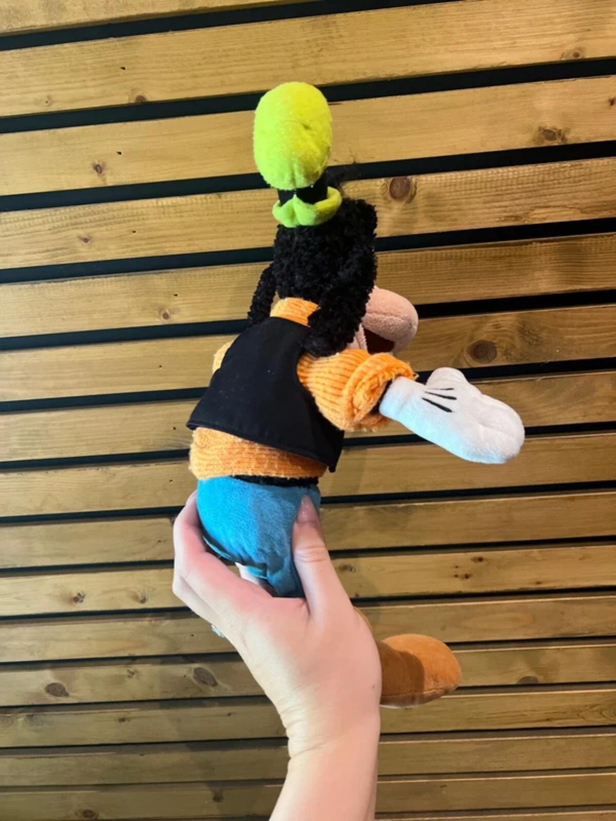 Disney Parks Goofy Hong Kong Plush Toy