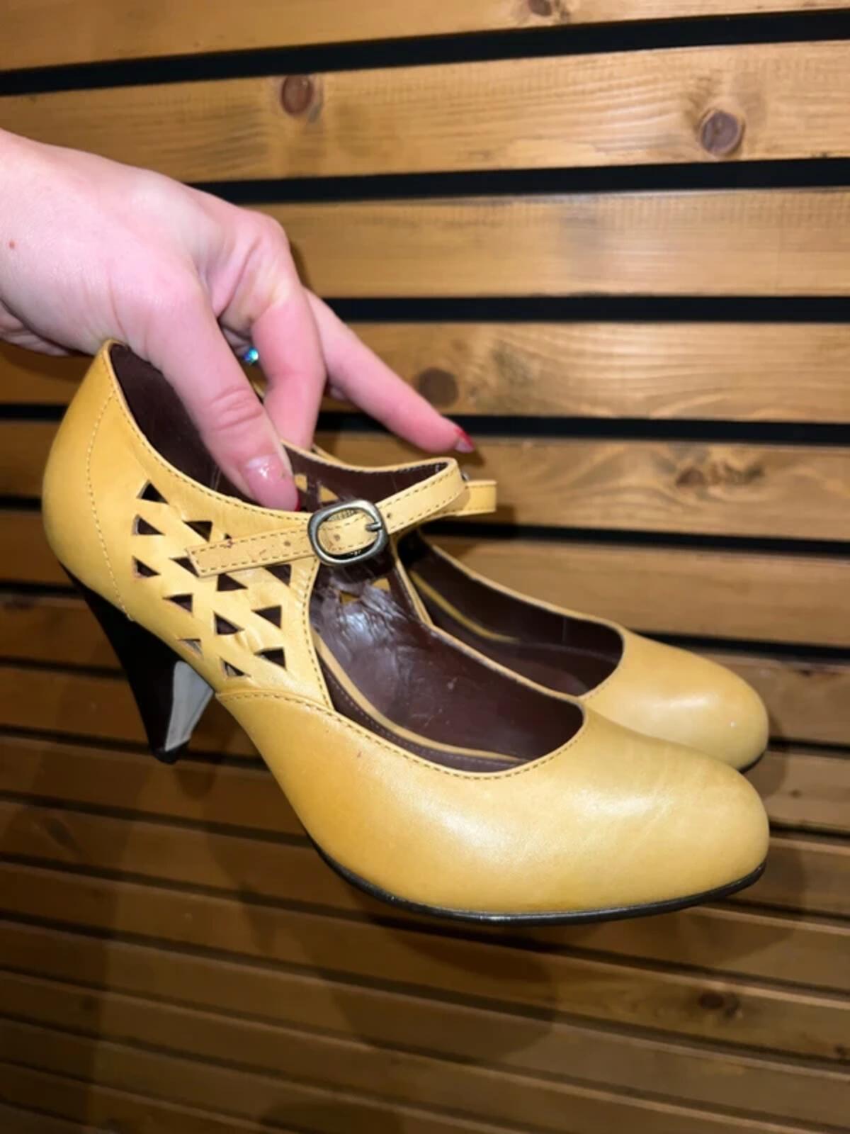 Kurt Geiger Mustard Mary Jane Heel Court Shoes UK3
