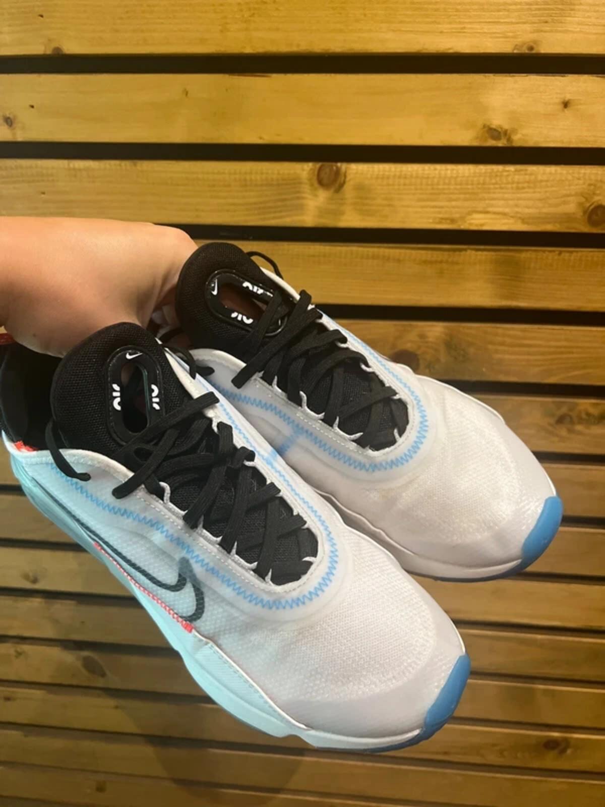 Nike Air Max 2090 Trainers UK7.5