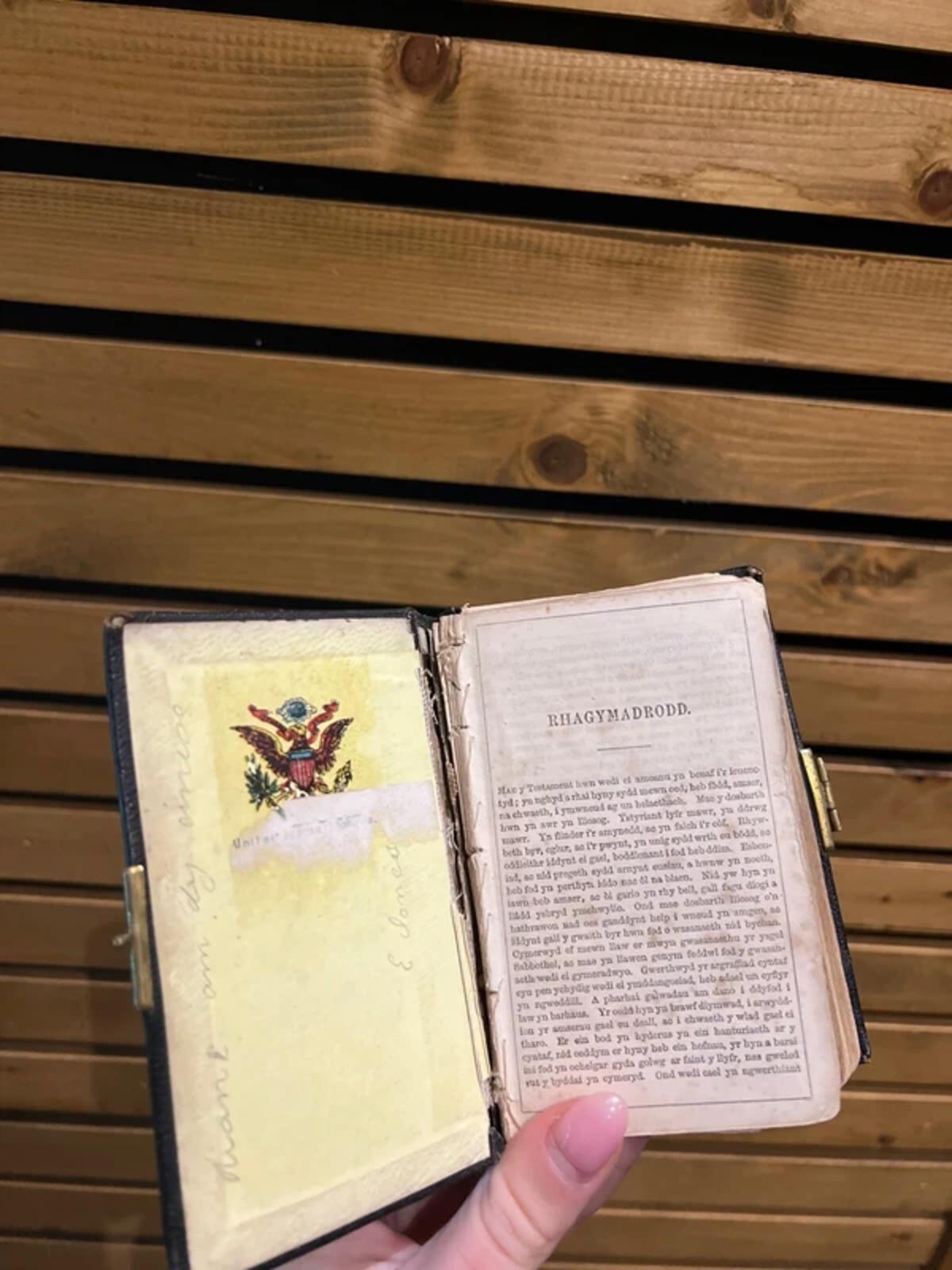 Vintage Antique Welsh Holy Bible