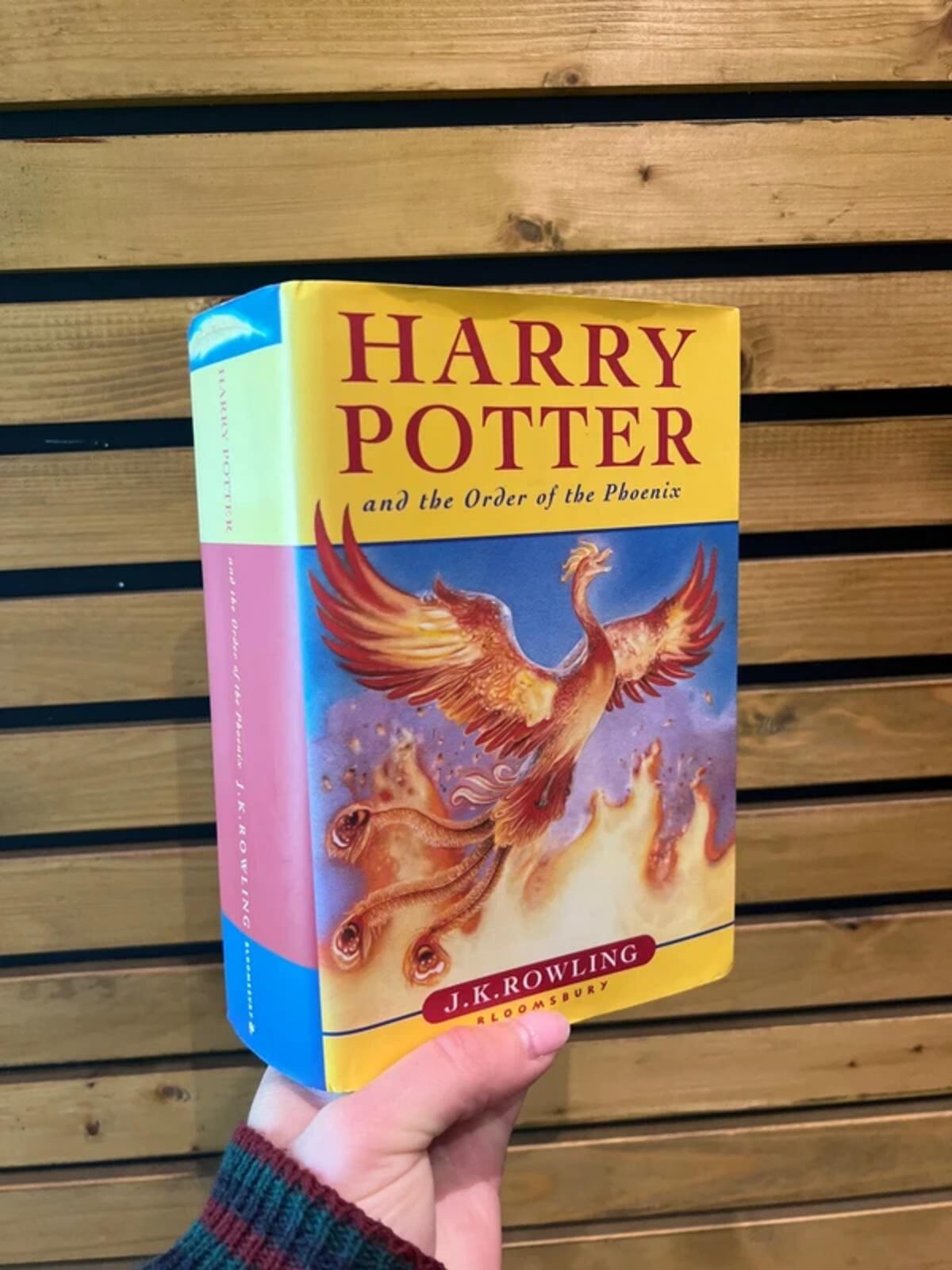 Vintage 2003 1st Edition Harry Potter & the Order of The Phoenix Book
