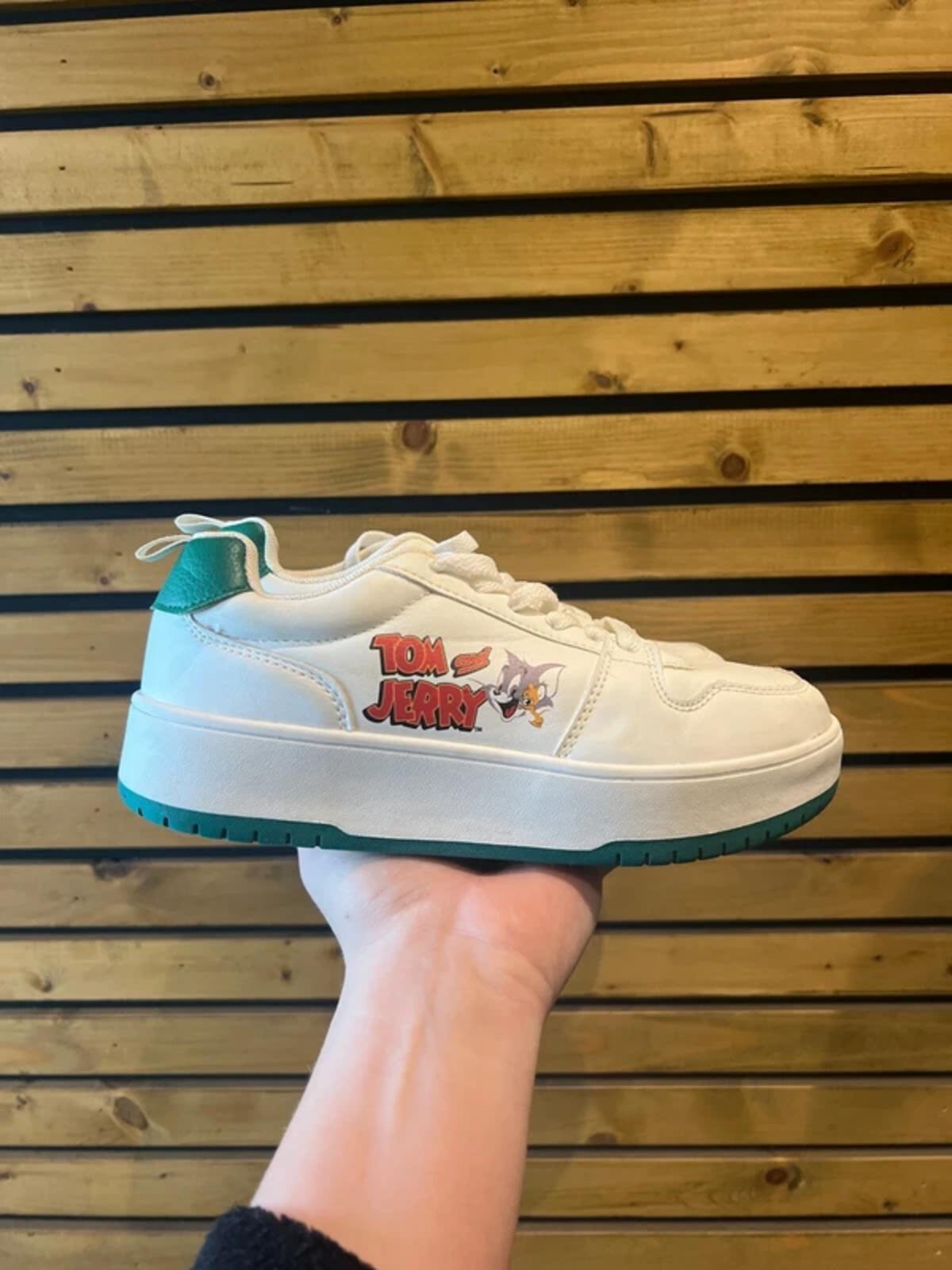 Tom & Jerry White Character Trainers UK4