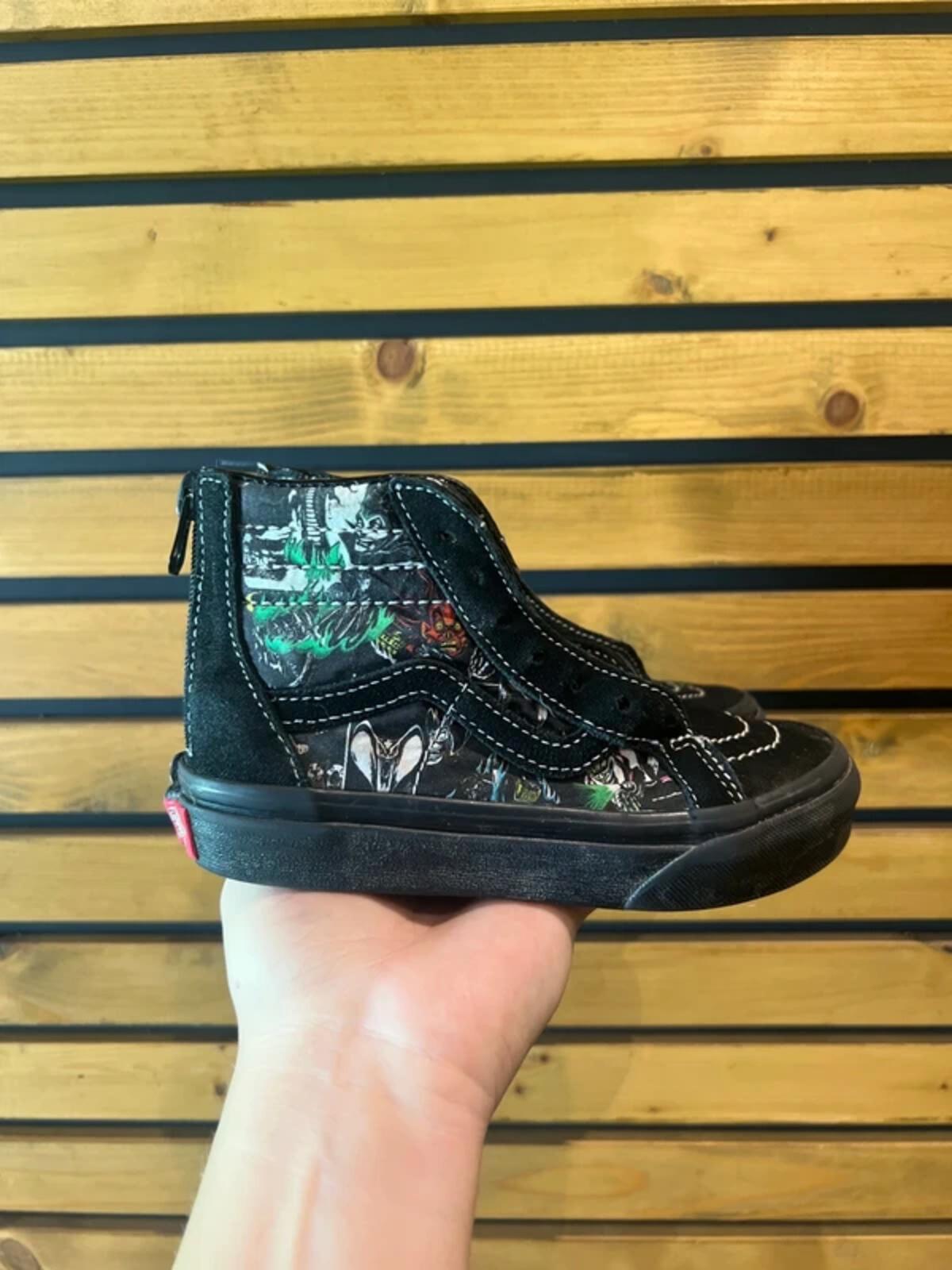 Vans x Disney Villains Black Character Trainers UK11.5
