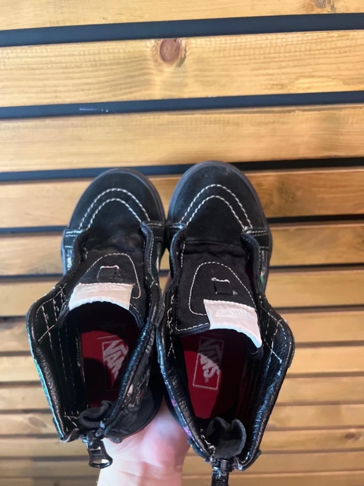 Vans x Disney Villains Black Character Trainers UK11.5
