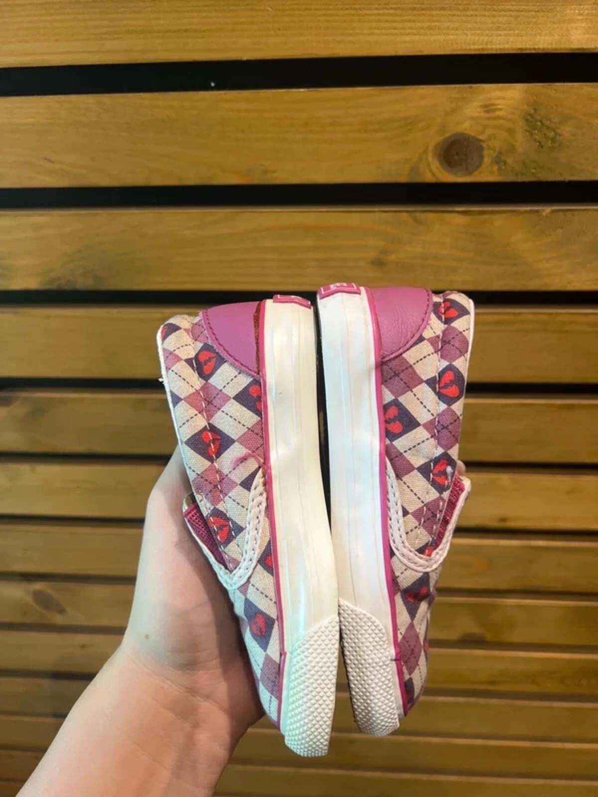 Converse Orchid Heart Slip On Trainers UK7