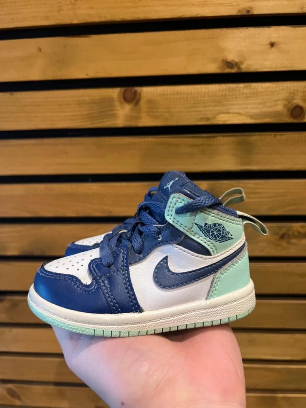 Nike Air Jordan 1 Mid TD Basketball Trainers UK 4.5K
