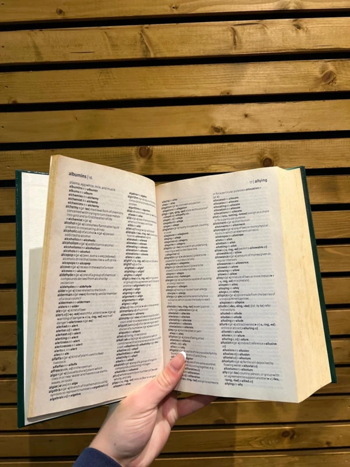 Collins Scrabble Dictionary 2008 Hardback Book