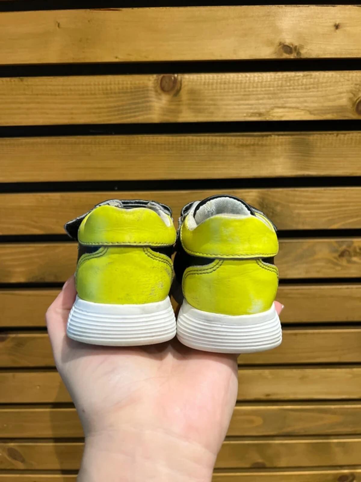 GUESS Black & Lime Green Trainers UK5.5
