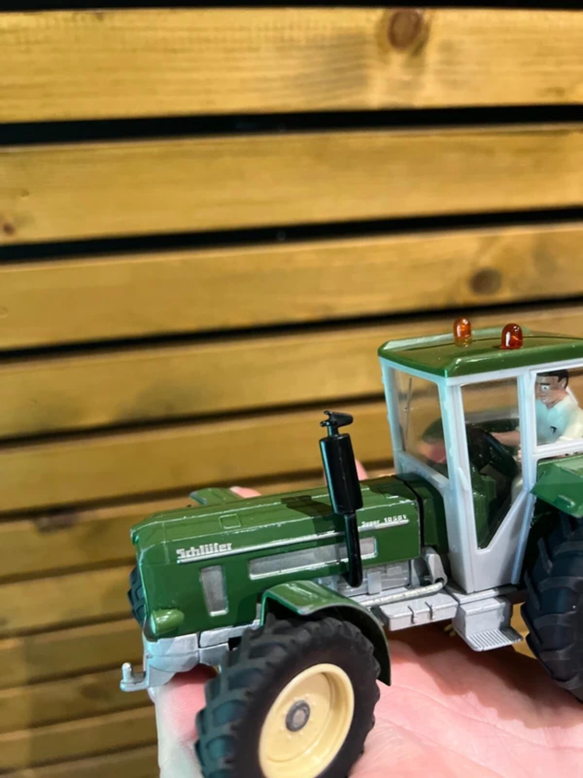 Siku Schluter Super 1050V Die Cast Vintage 1990’s 1:32 Model Tractor