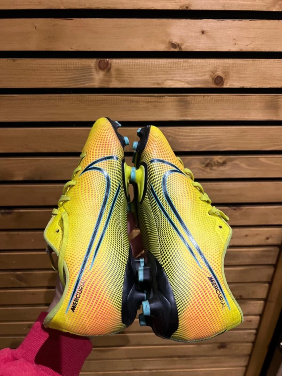 Nike Mercurial Vapor 13 Academy Football Boots UK5.5