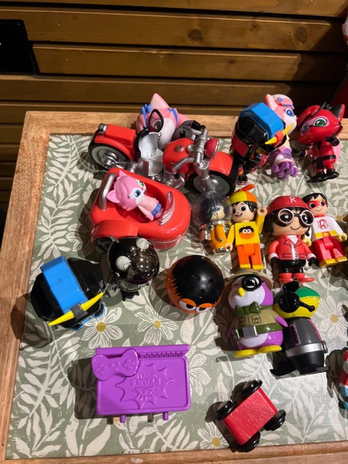 Ryan’s World Toolbox & Safe Figurine Toybox Toy Bundle