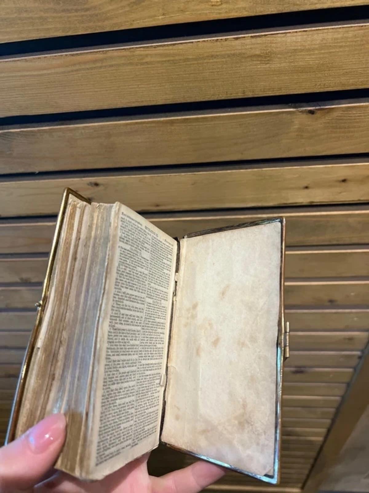 Antique 1800's Vintage The Holy Bible Illustrated Book