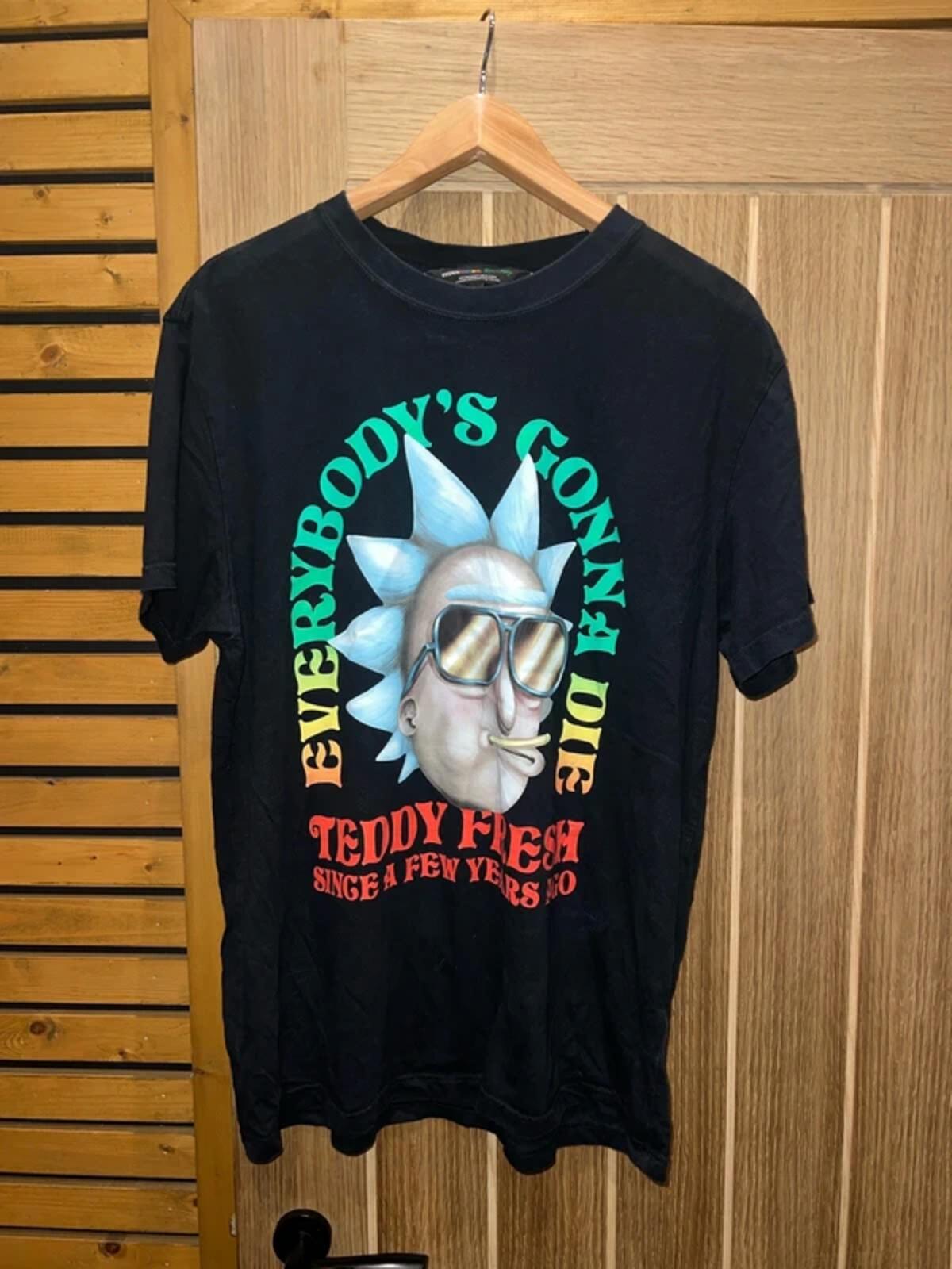 Teddy Fresh Rick & Morty Everybody’s Gonna Die Graphic T-Shirt M