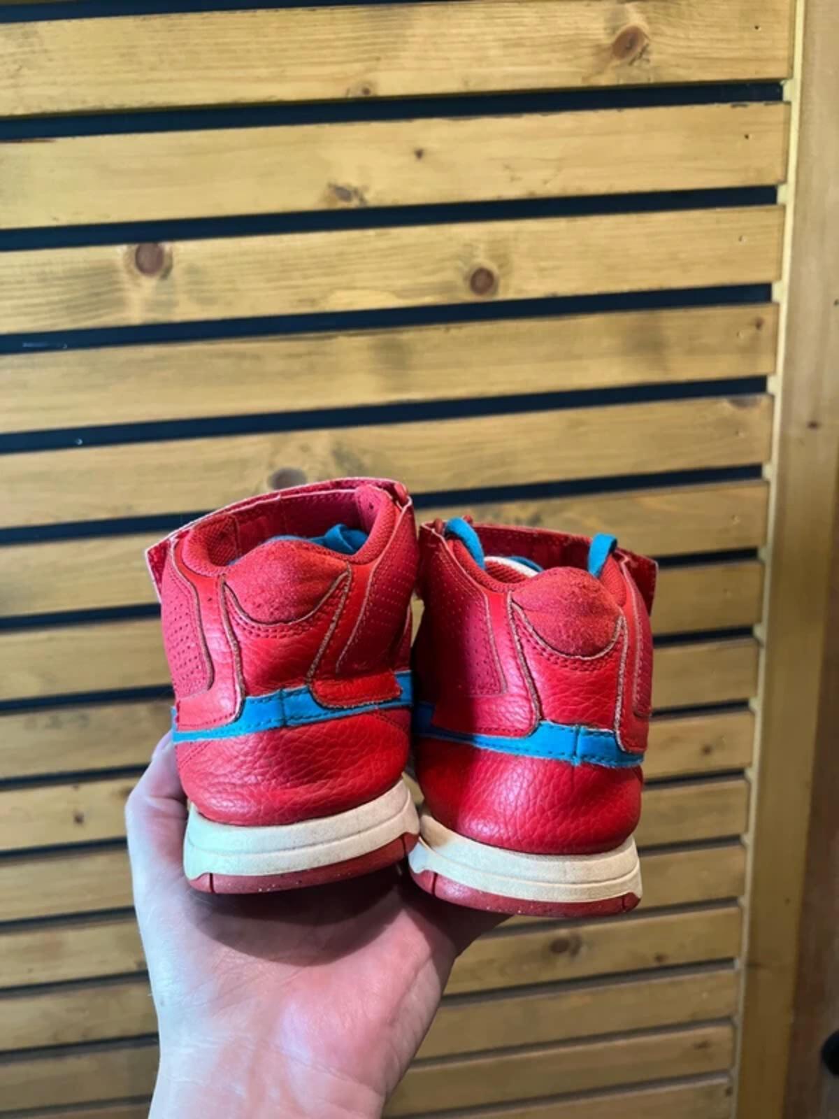 Vintage 2014 Nike SB Mogan Mid Red Trainers UK3
