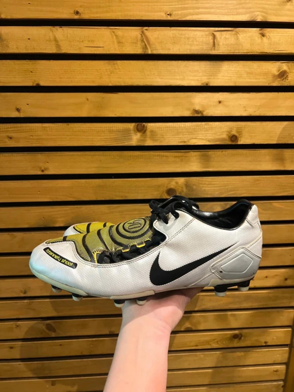 Vintage 2007 Nike Total 90 Laser Shoot FG Football Boots UK12