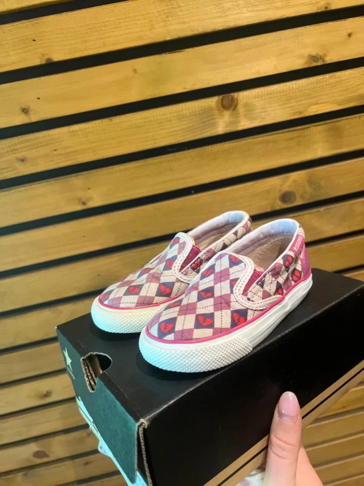 Converse Orchid Heart Slip On Trainers UK7