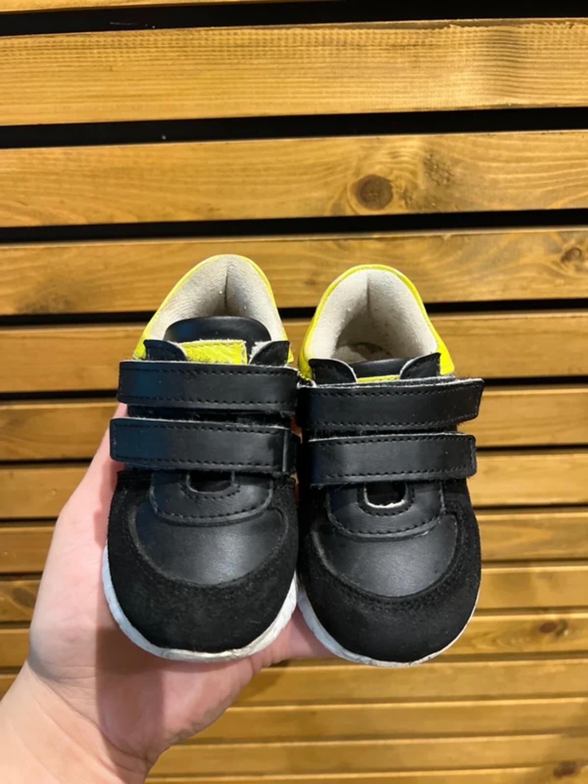 GUESS Black & Lime Green Trainers UK5.5