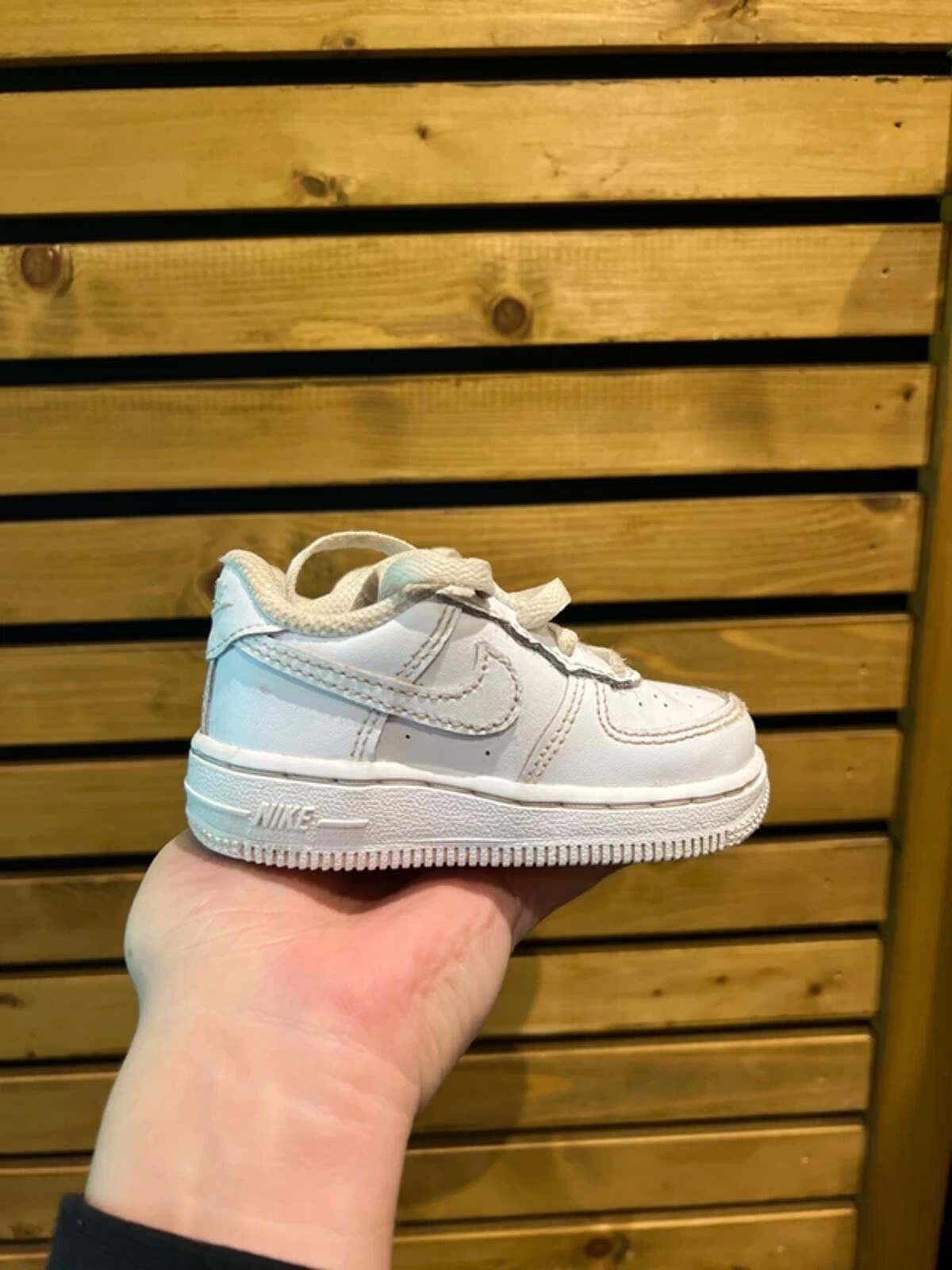 Nike Air Force One Low LE White Trainers UK4.5